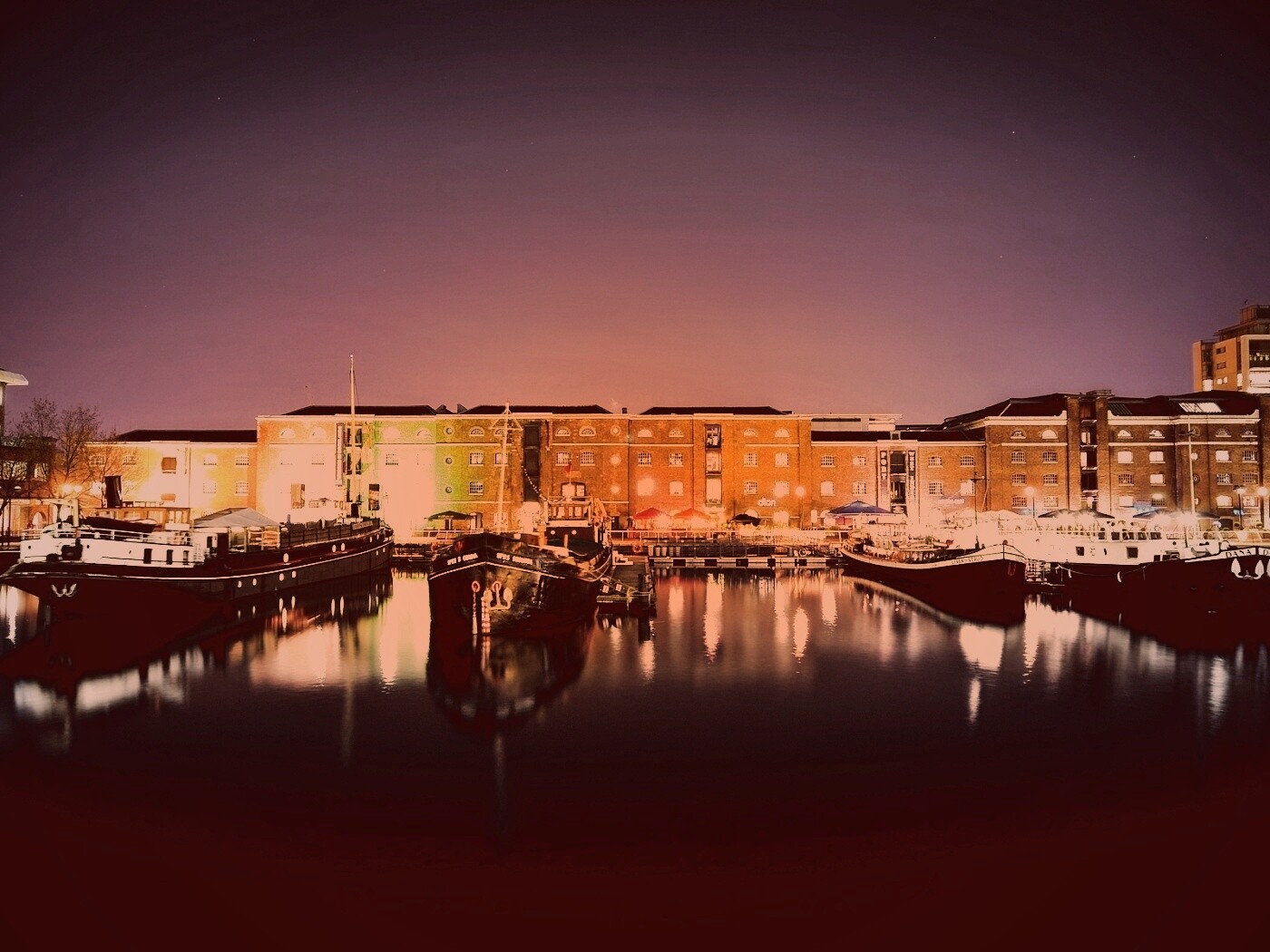 Корабли на спокойной воде обои