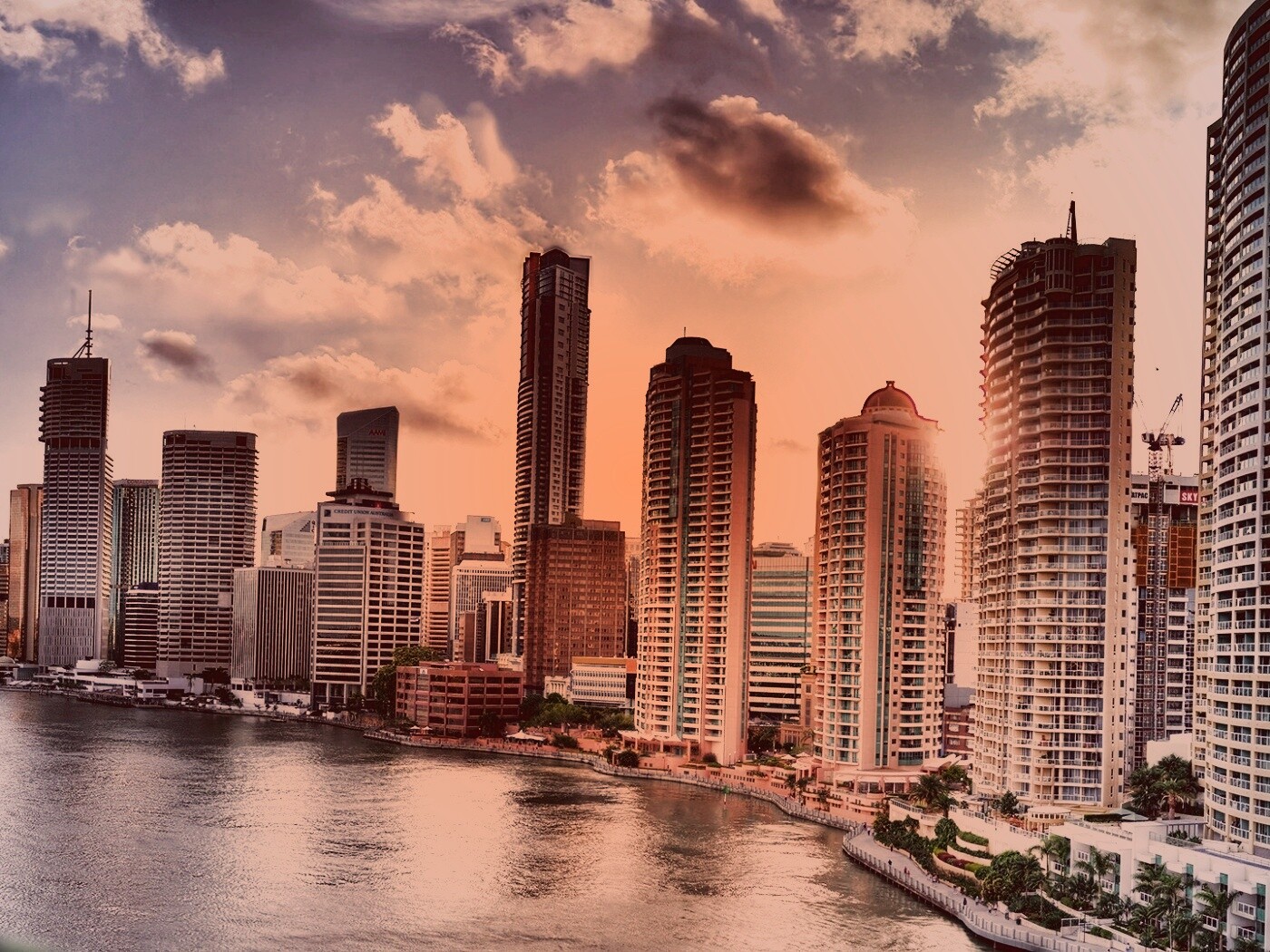 Город на берегу обои