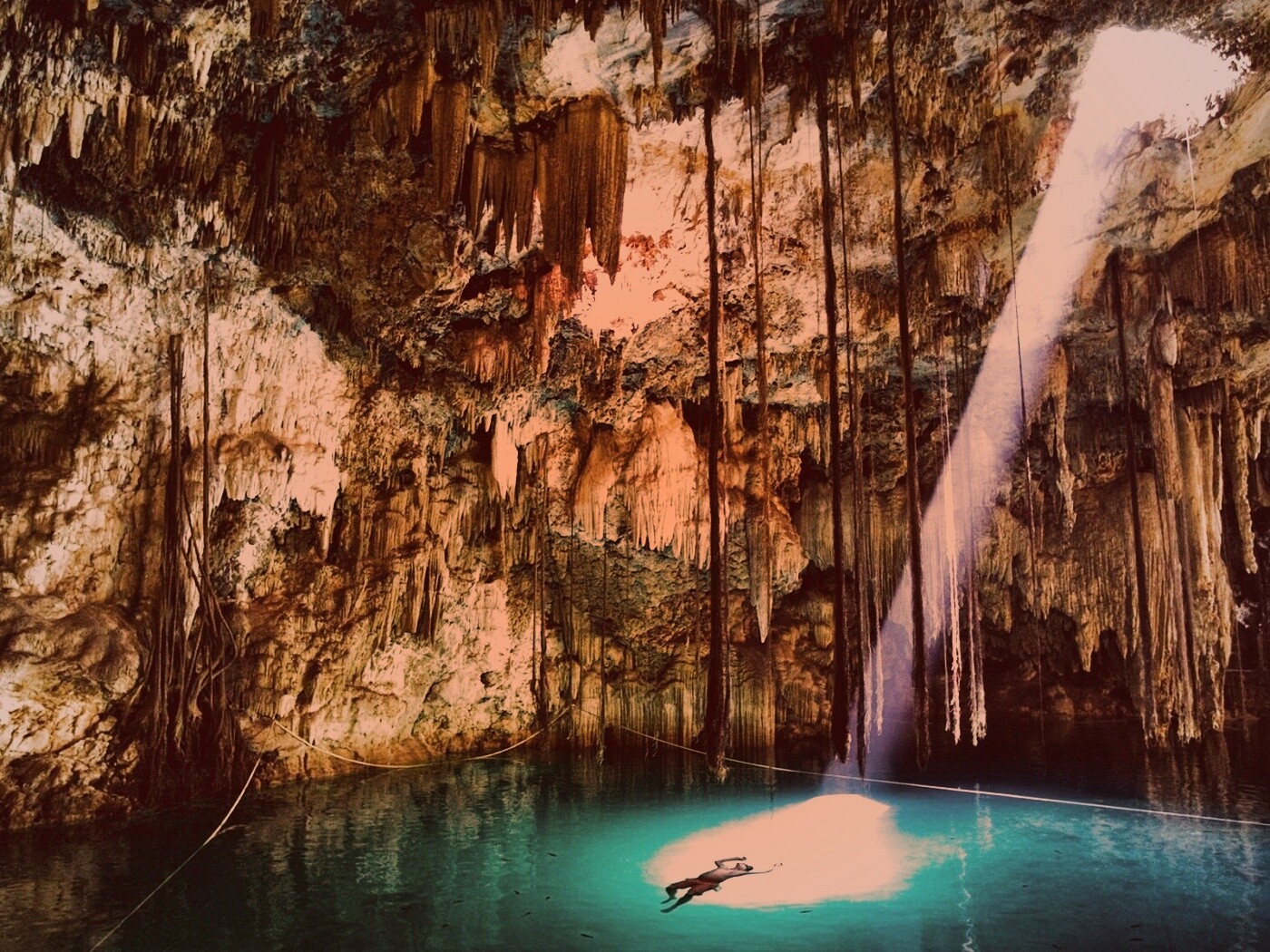 Пещера сталактитов обои