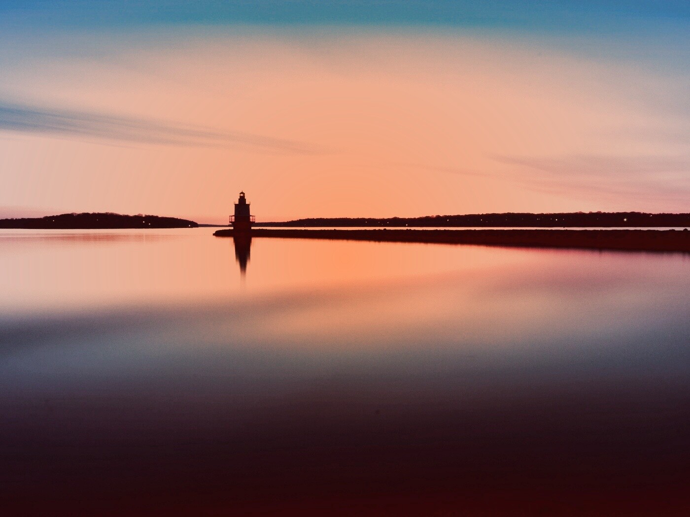 Маяк и его отражение обои