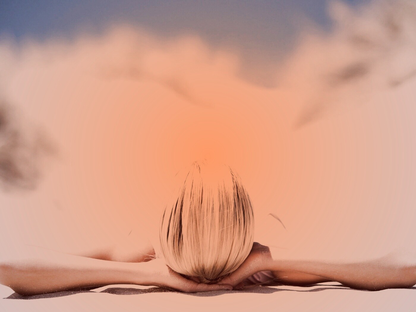 Девушка на солнце обои