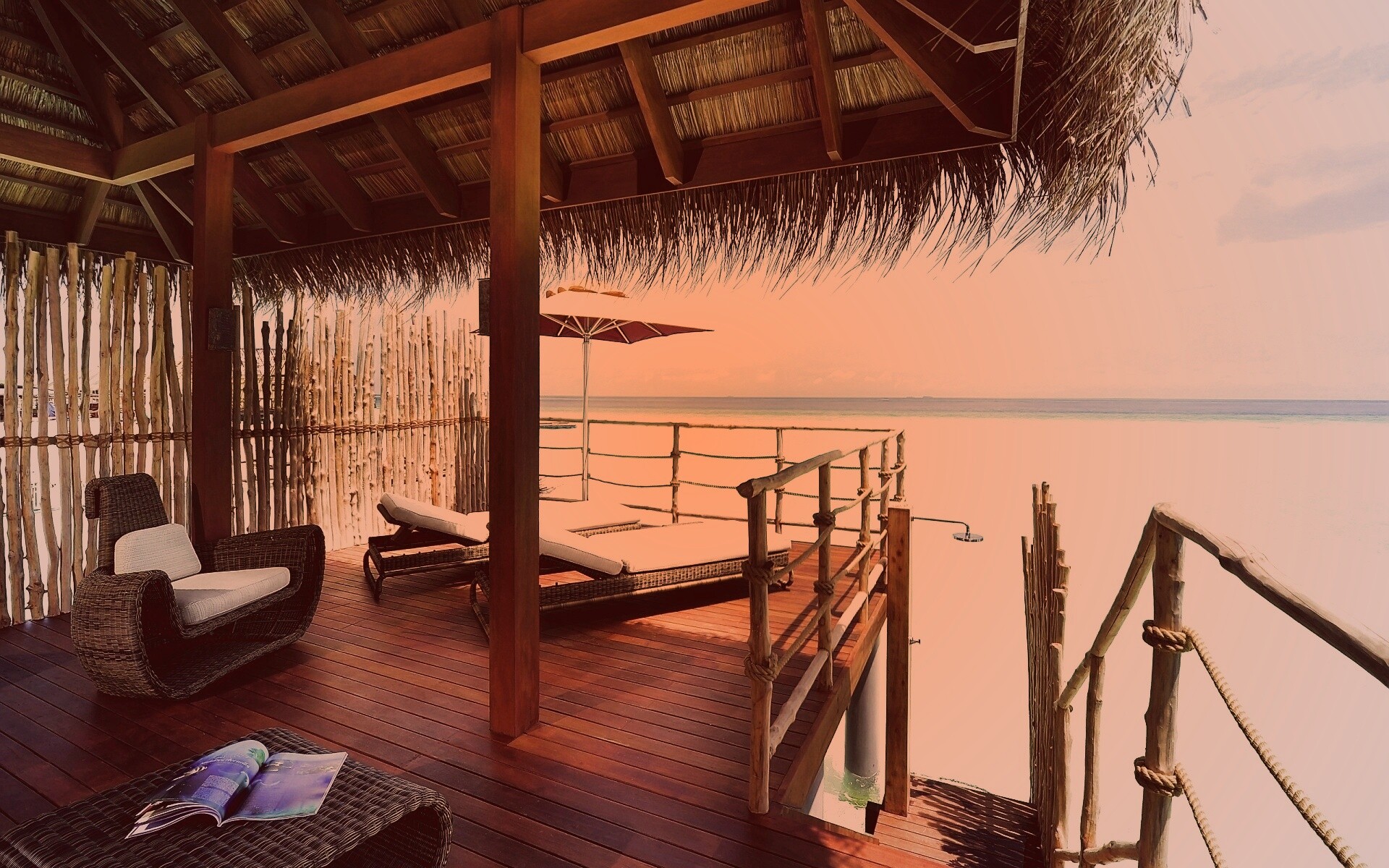 Домик на пляже обои