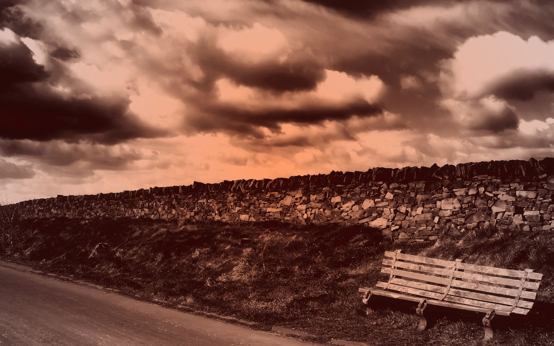 Скамейка у дороги обои