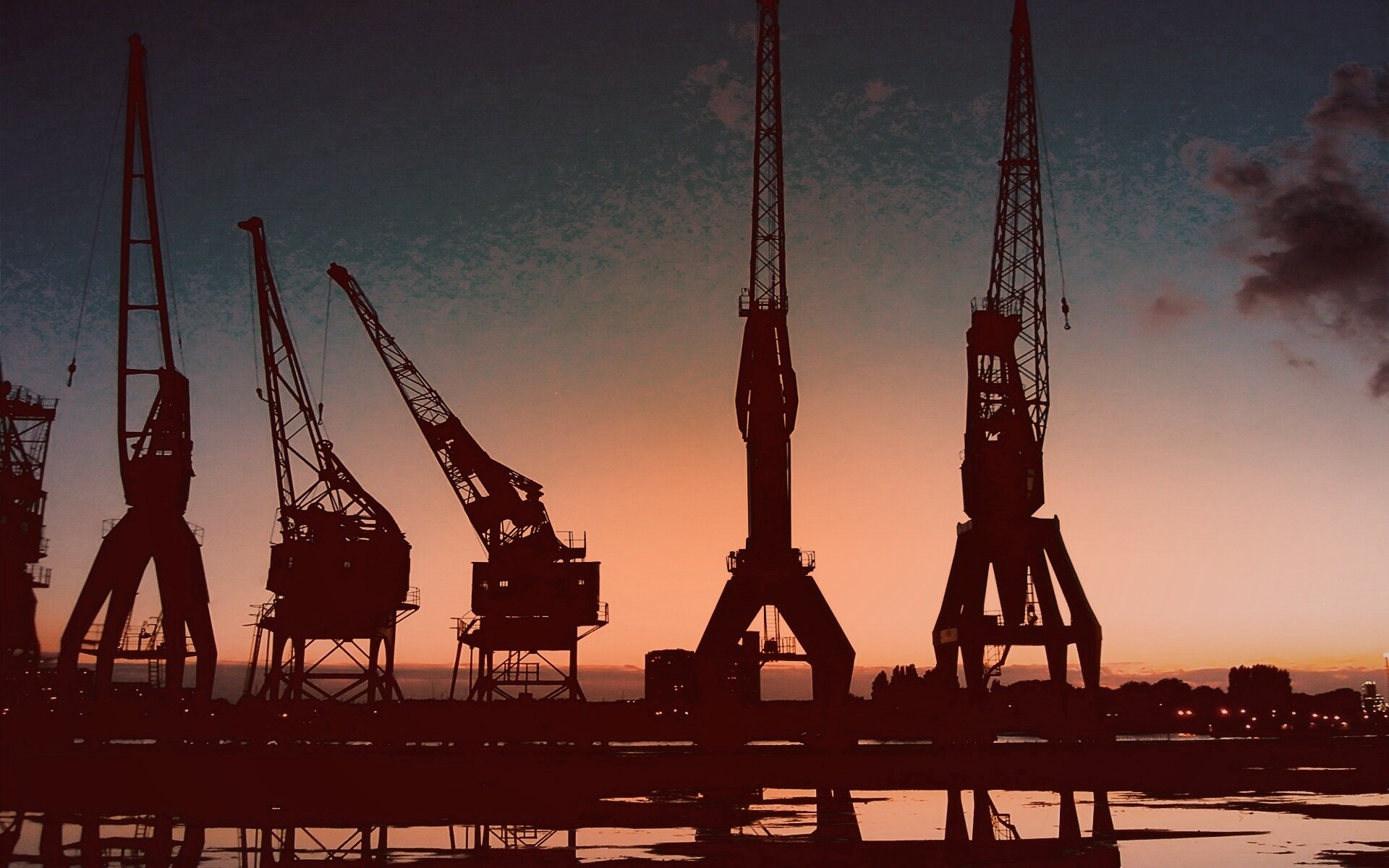 Силуэты портовых кранов обои
