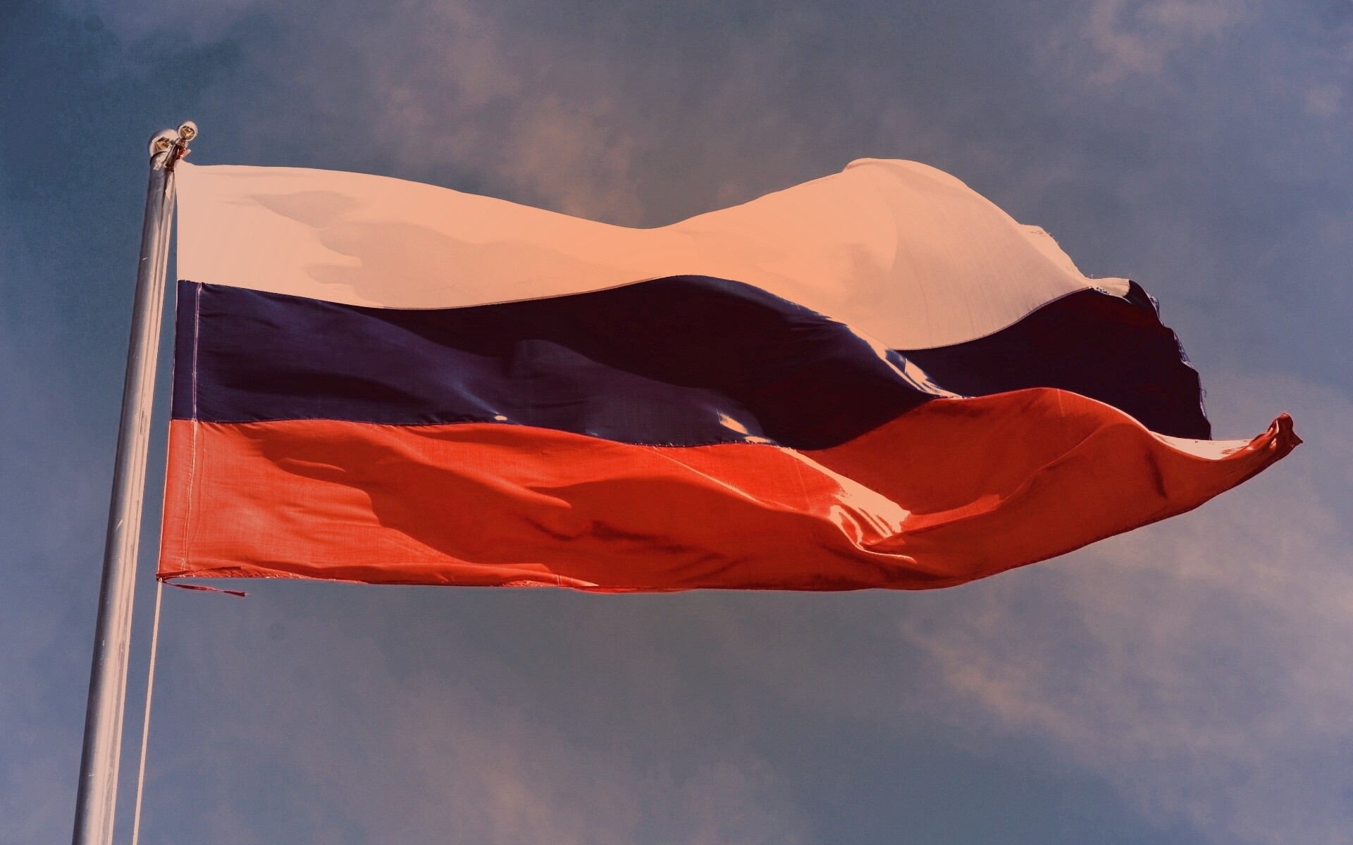 Флаг России на флагштоке обои