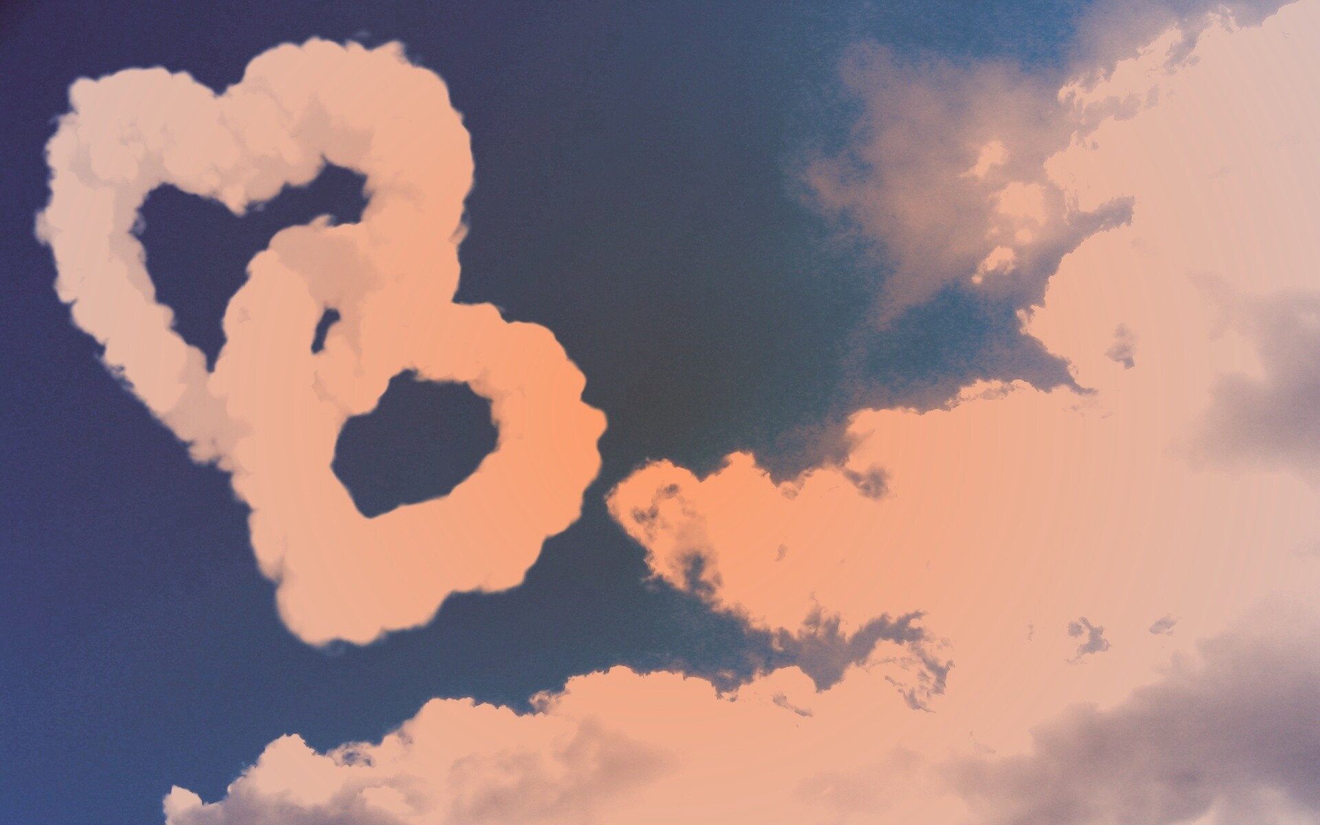 Облака в виде сердца обои