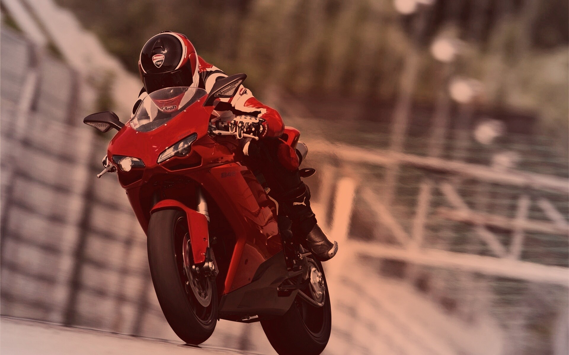 Мотоциклист на Дукати 848 обои