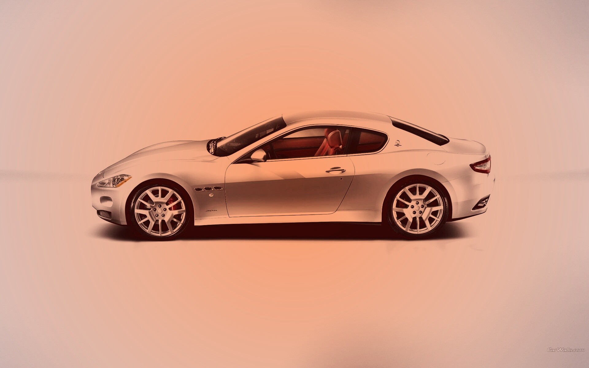 Мазерати сбоку обои