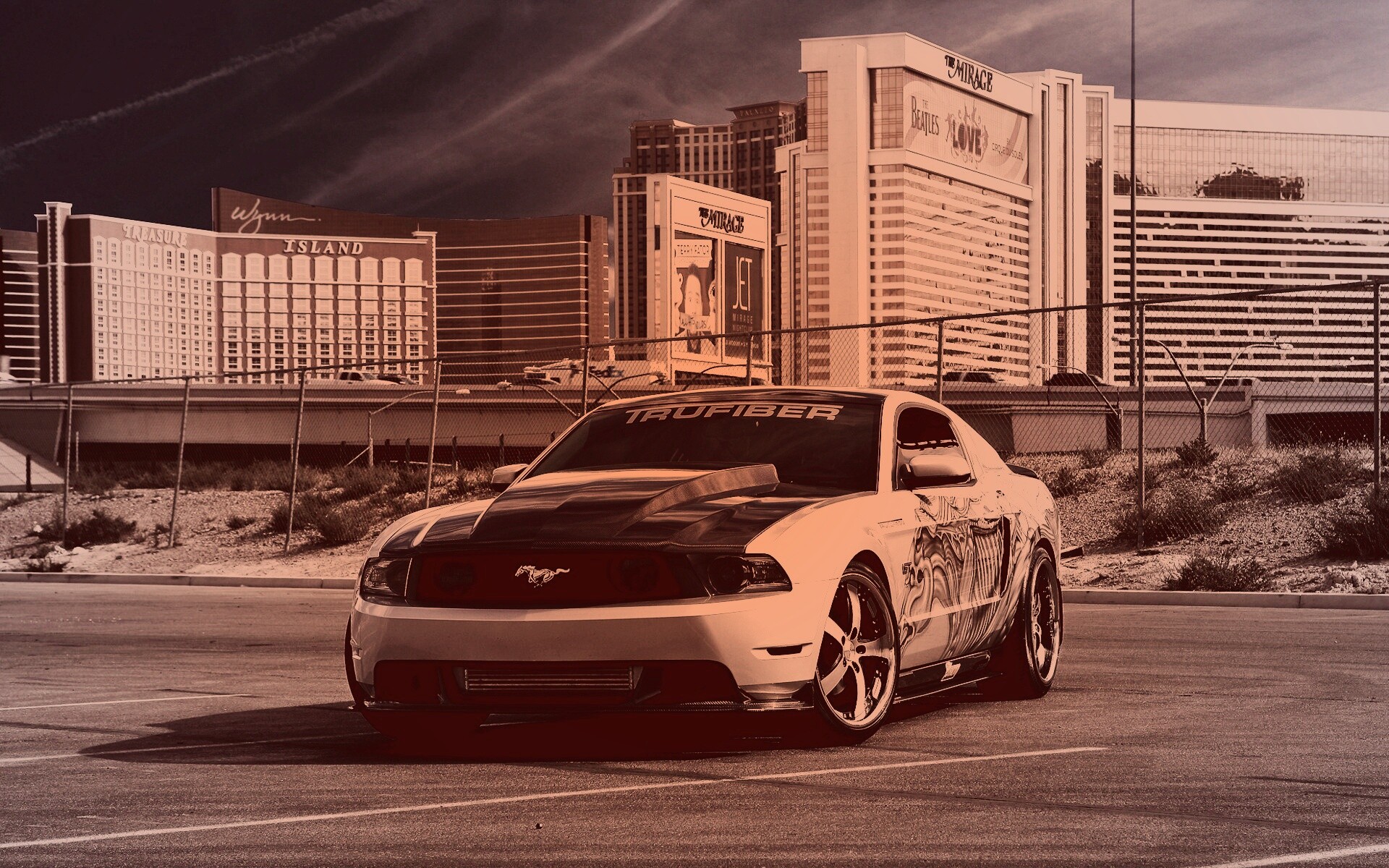 Тюнингованный Форд Мустанг обои