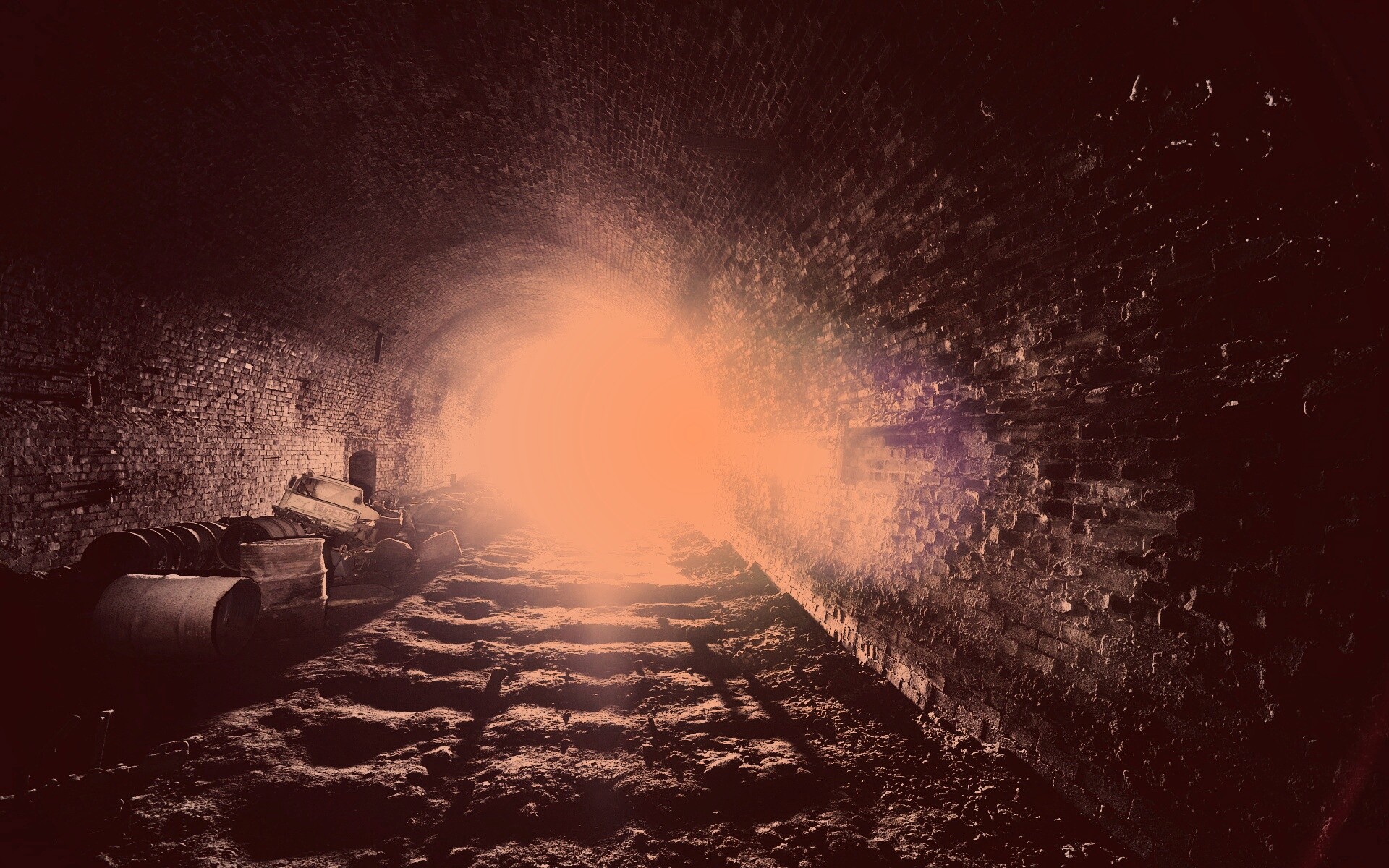 Захламленный тоннель обои