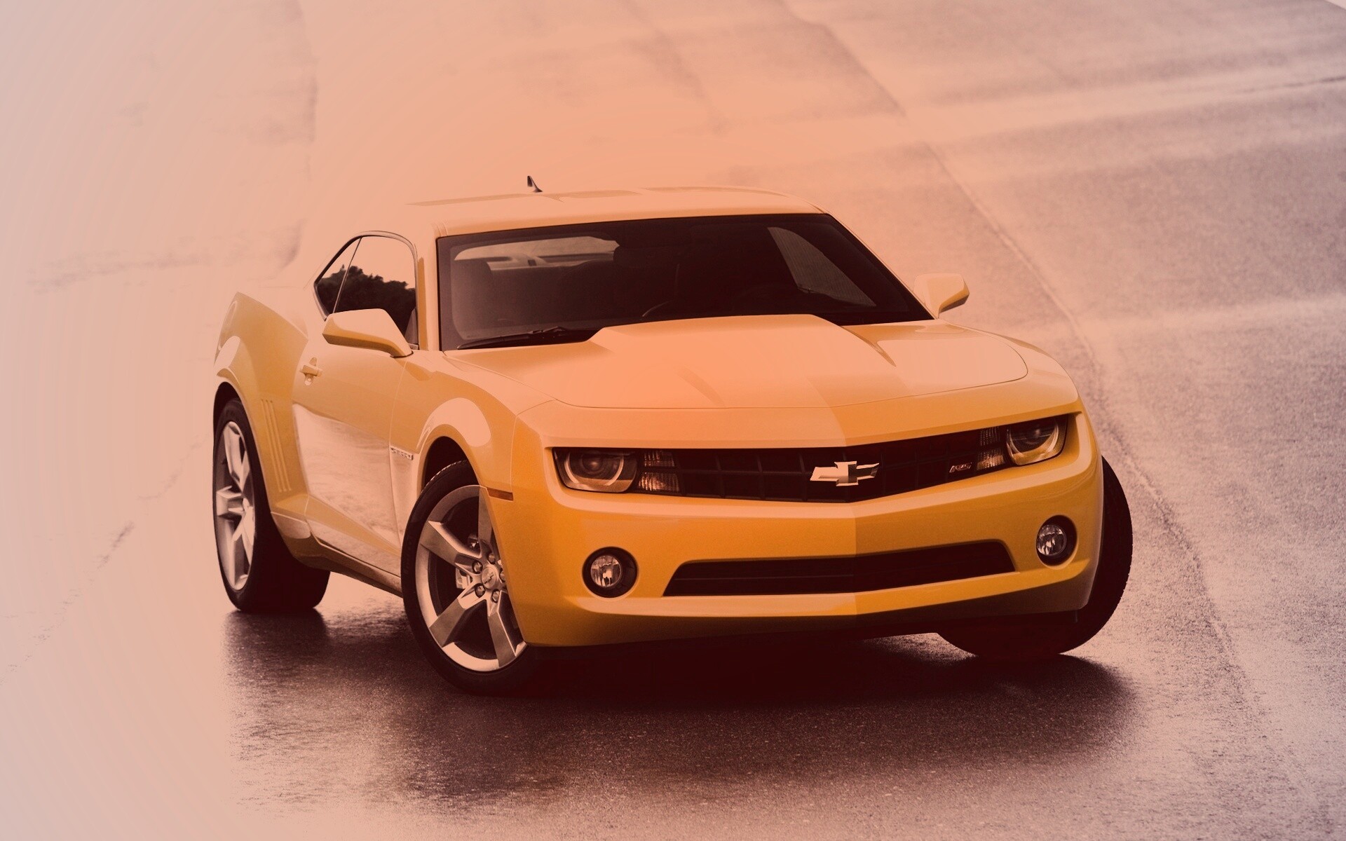 Шевроле Камаро на трассе обои