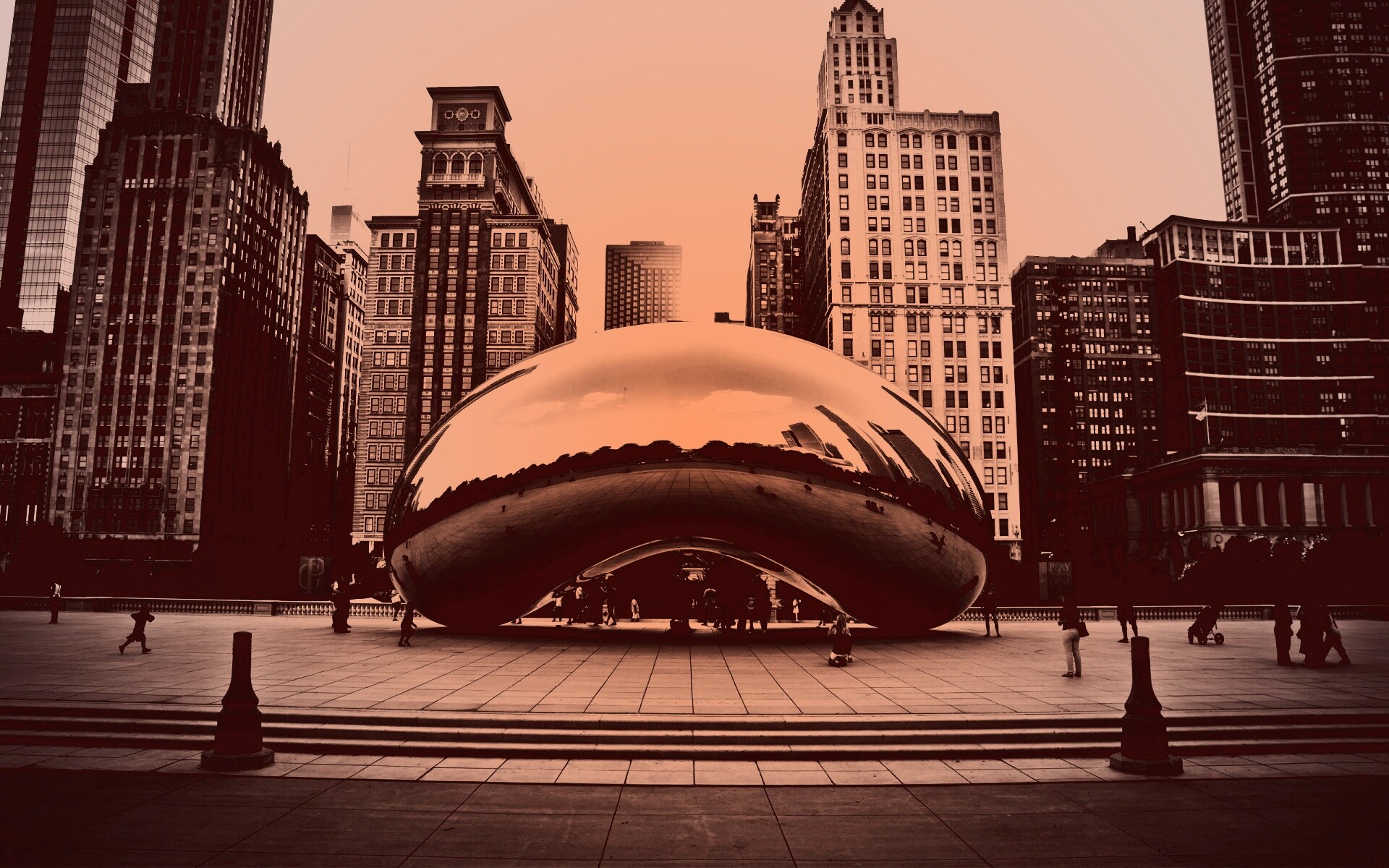 Отражение города в зеркальном монументе обои