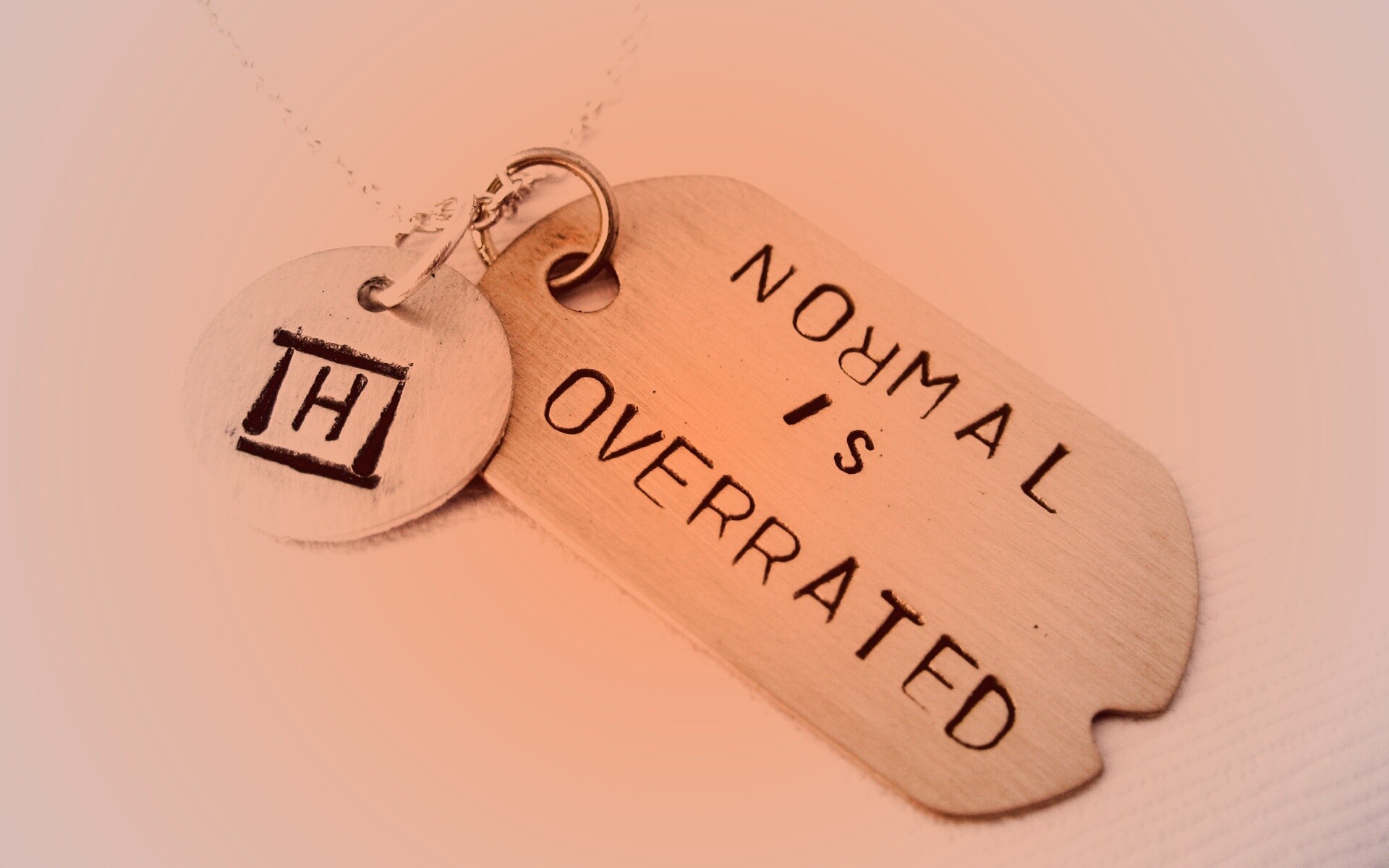 Нормальность переоценена обои