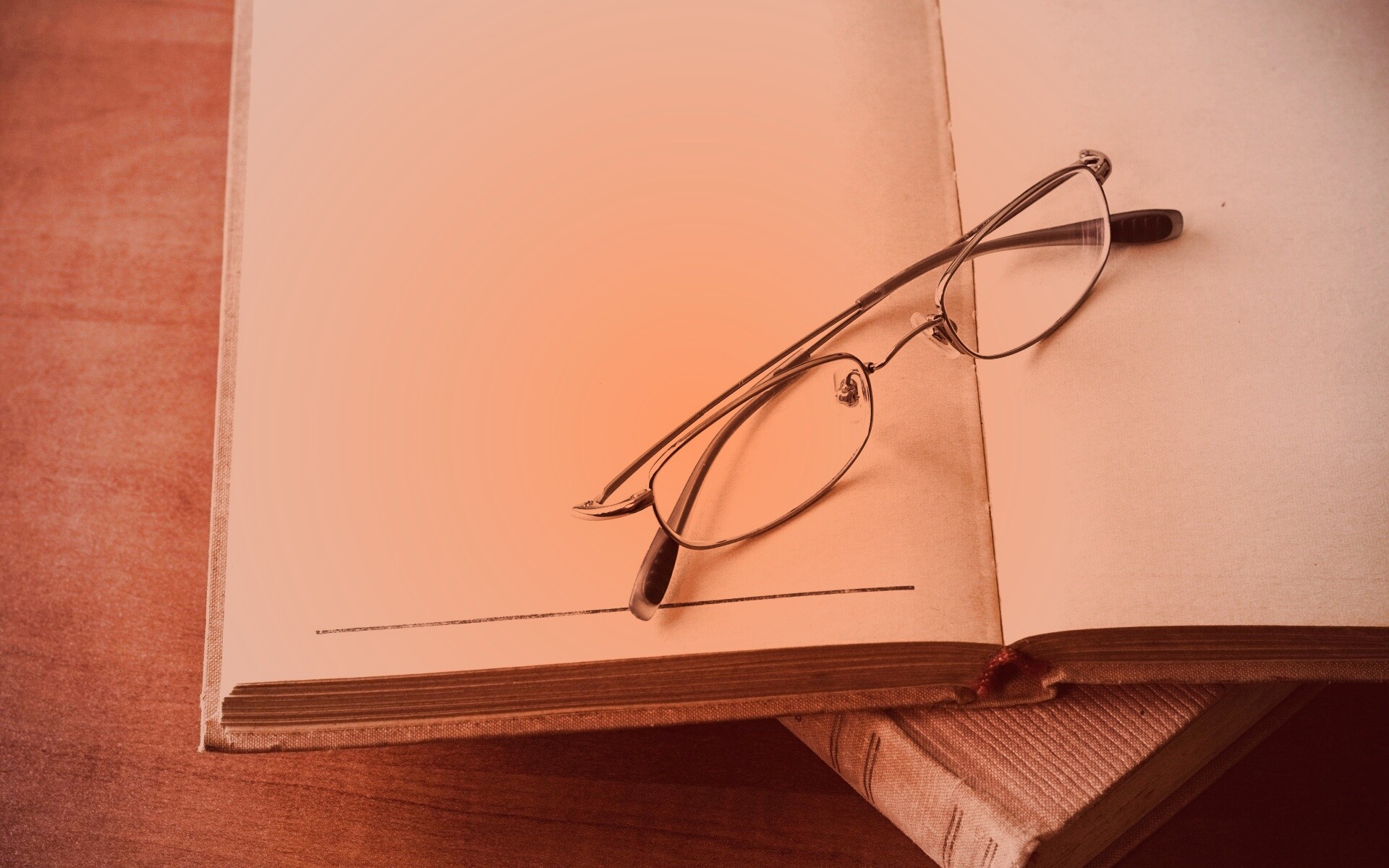 Очки и блокнот обои