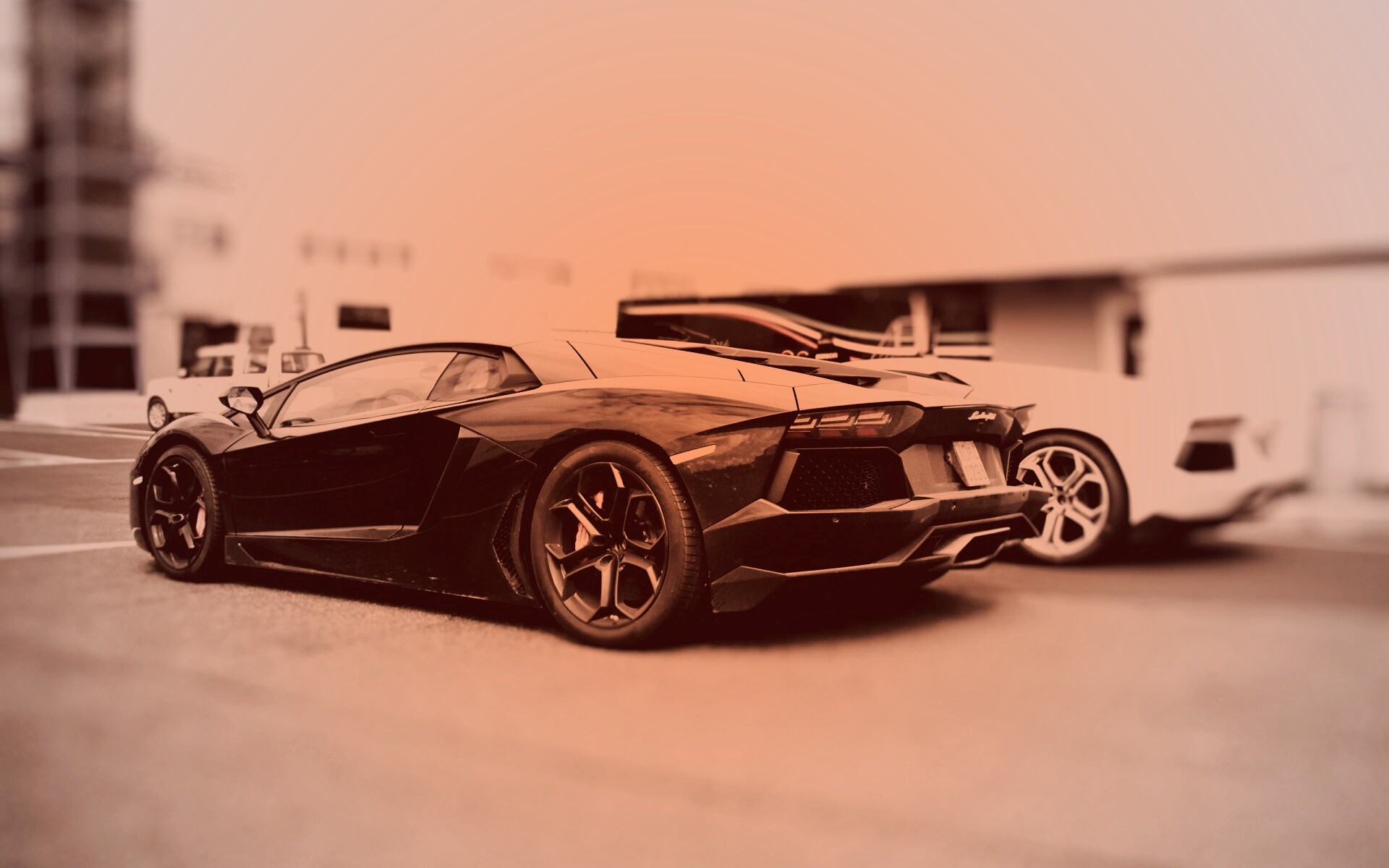 Ламборджини ревентон на парковке обои