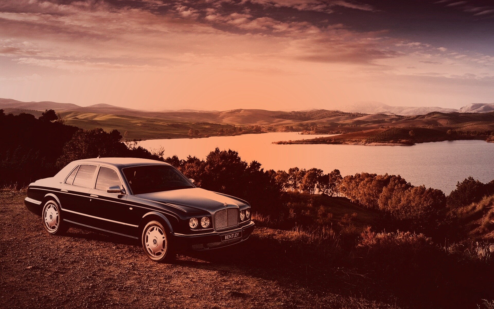 Бентли у озера обои
