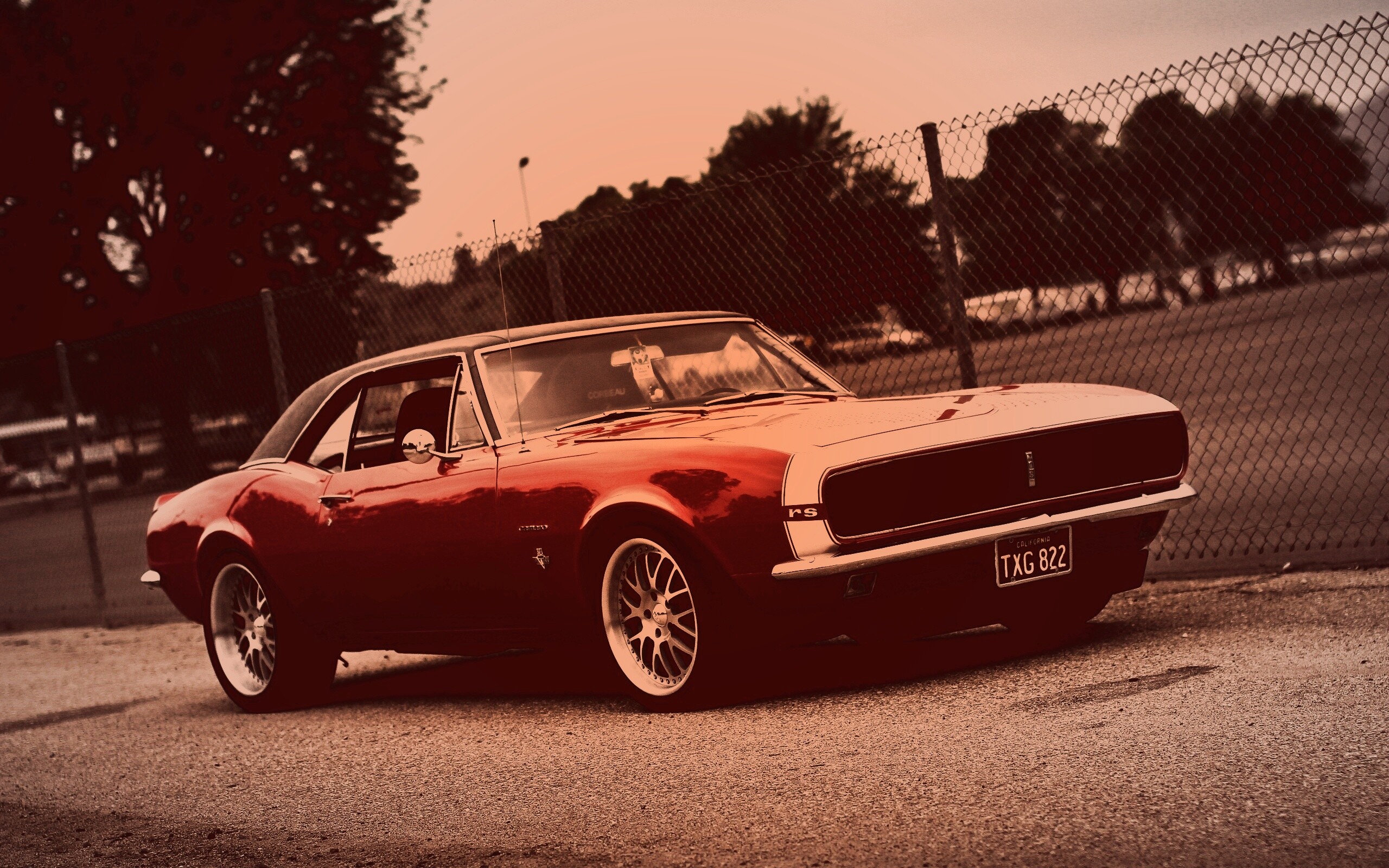 Красный монстор обои