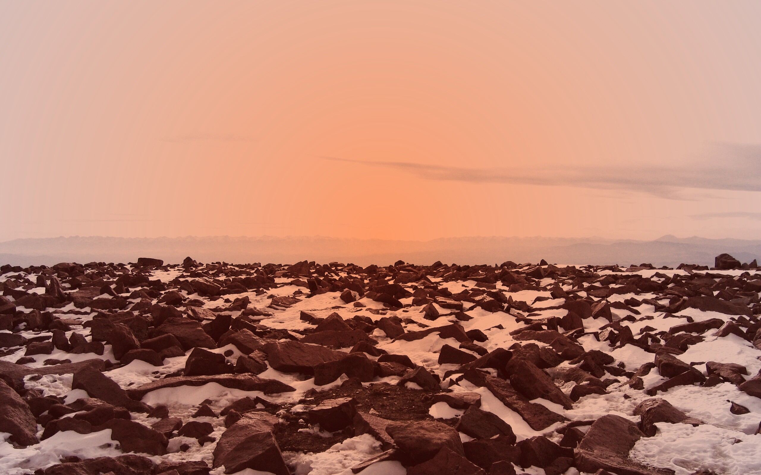 Заснеженная каменистая равнина обои