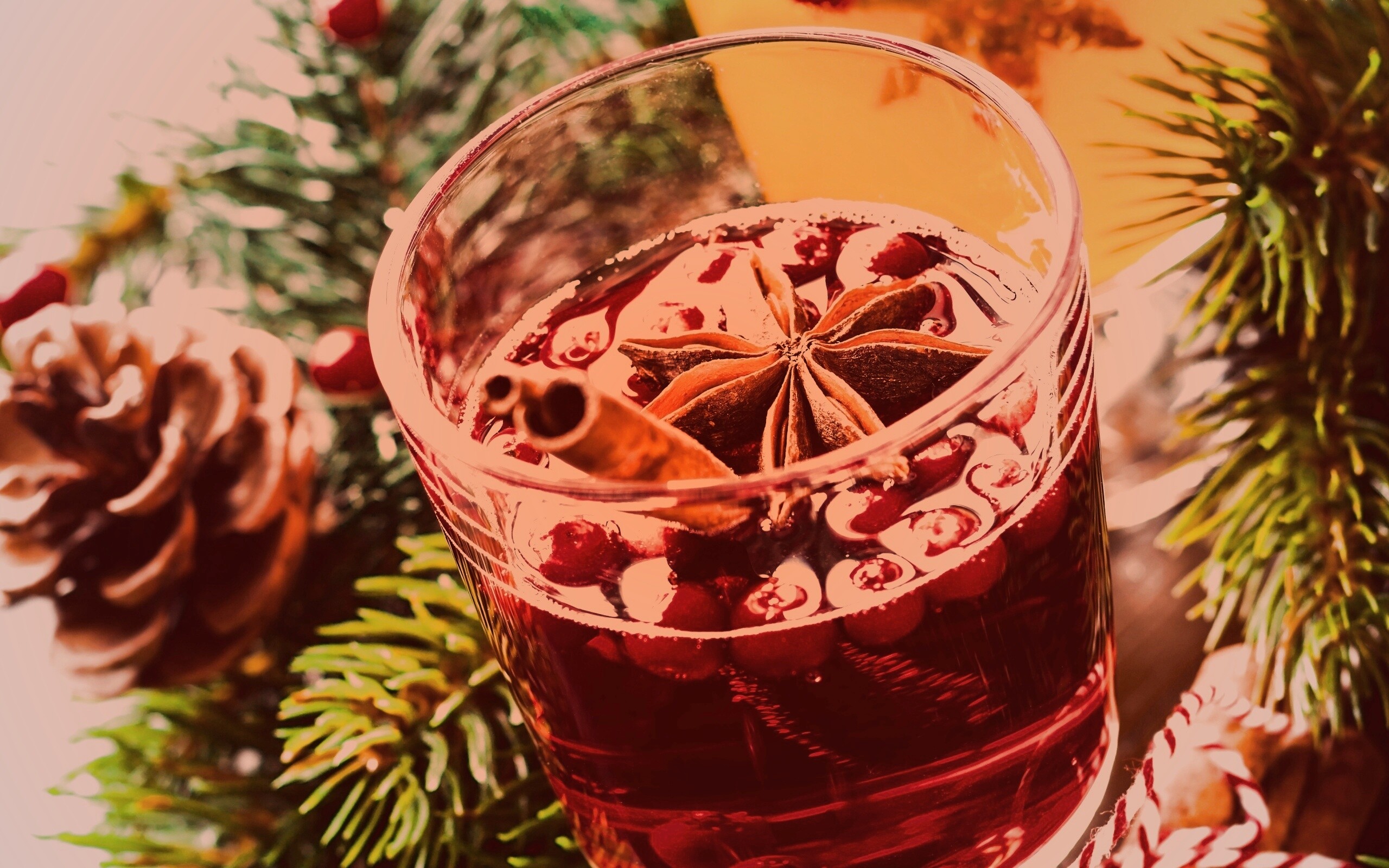 Глинтвейн с палочкой корицы обои