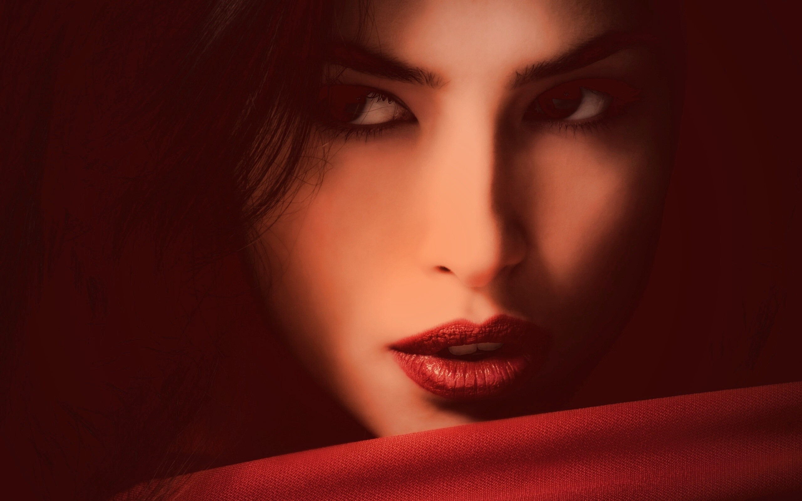 Женский взгляд обои