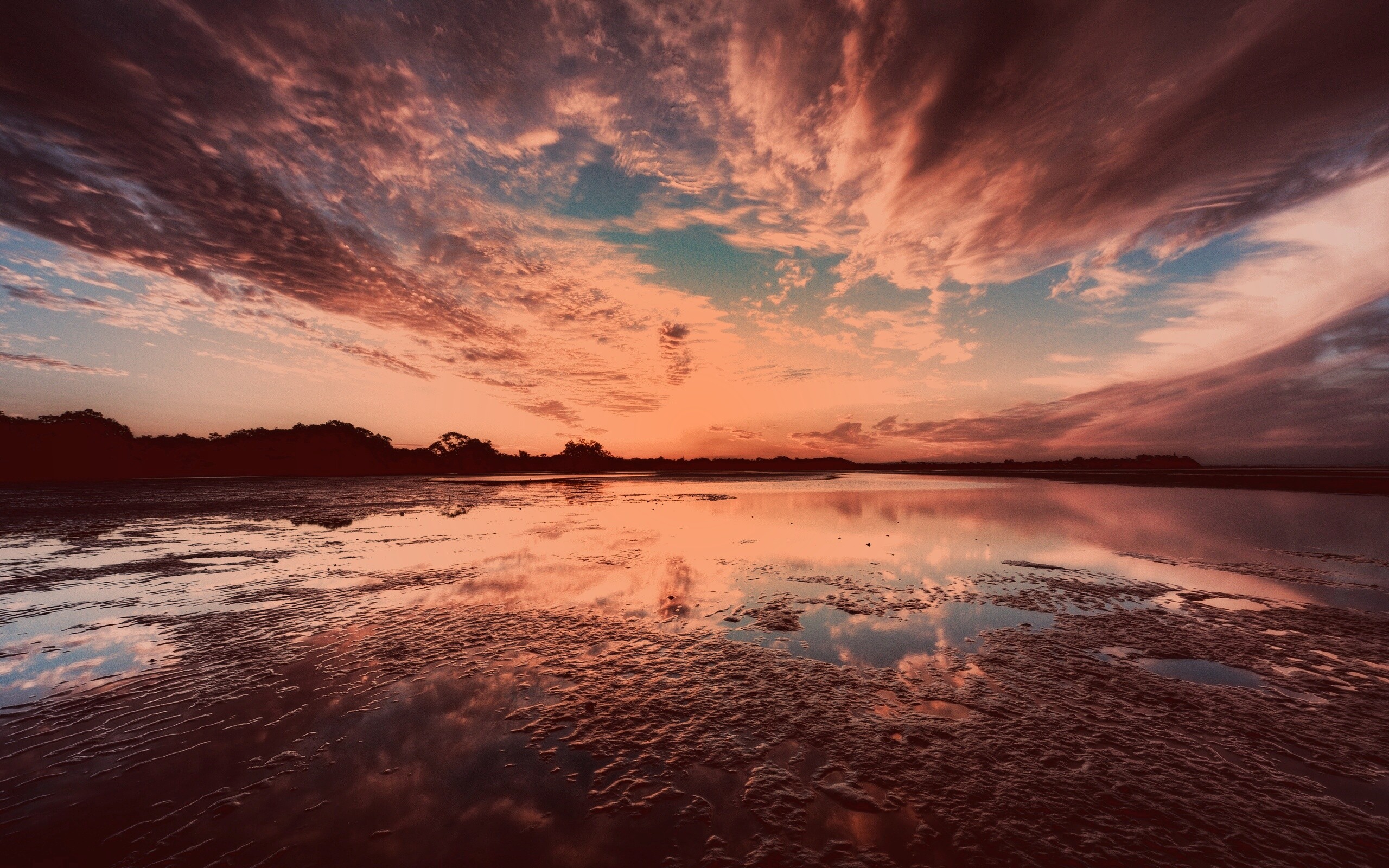 Дивный закат на озере обои