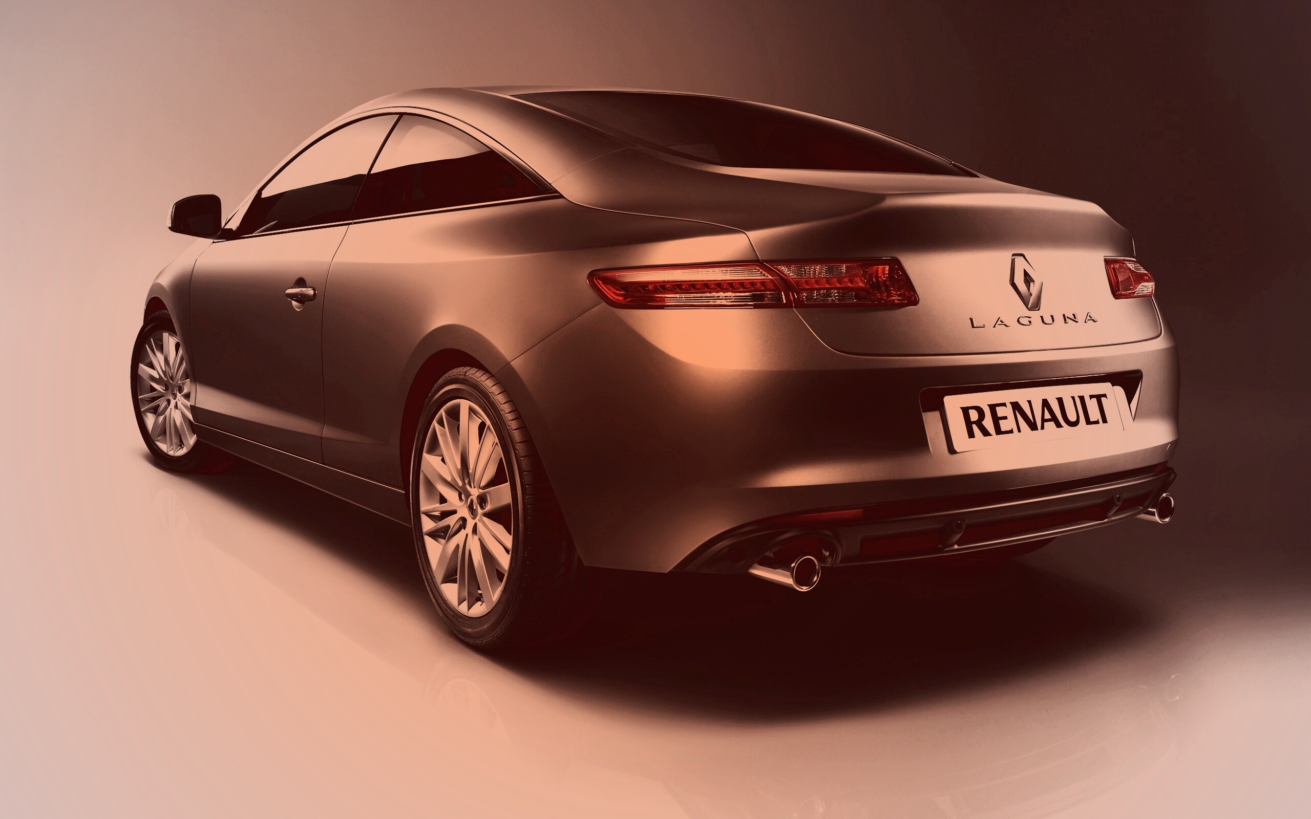 Рено Лагуна: вид сзади обои