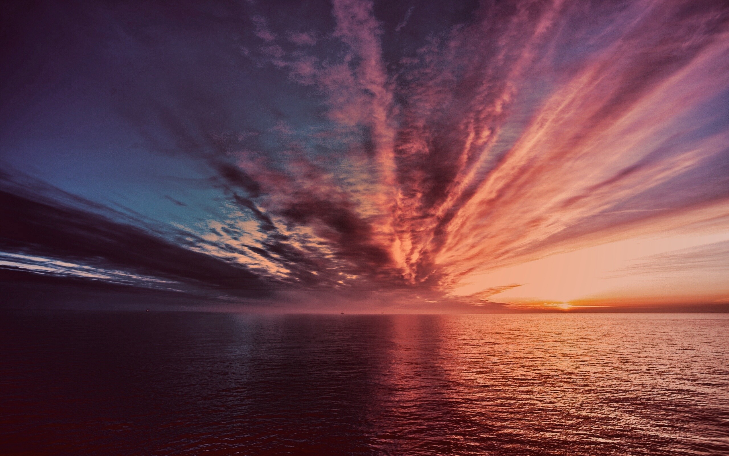 Закатное небо над морем обои