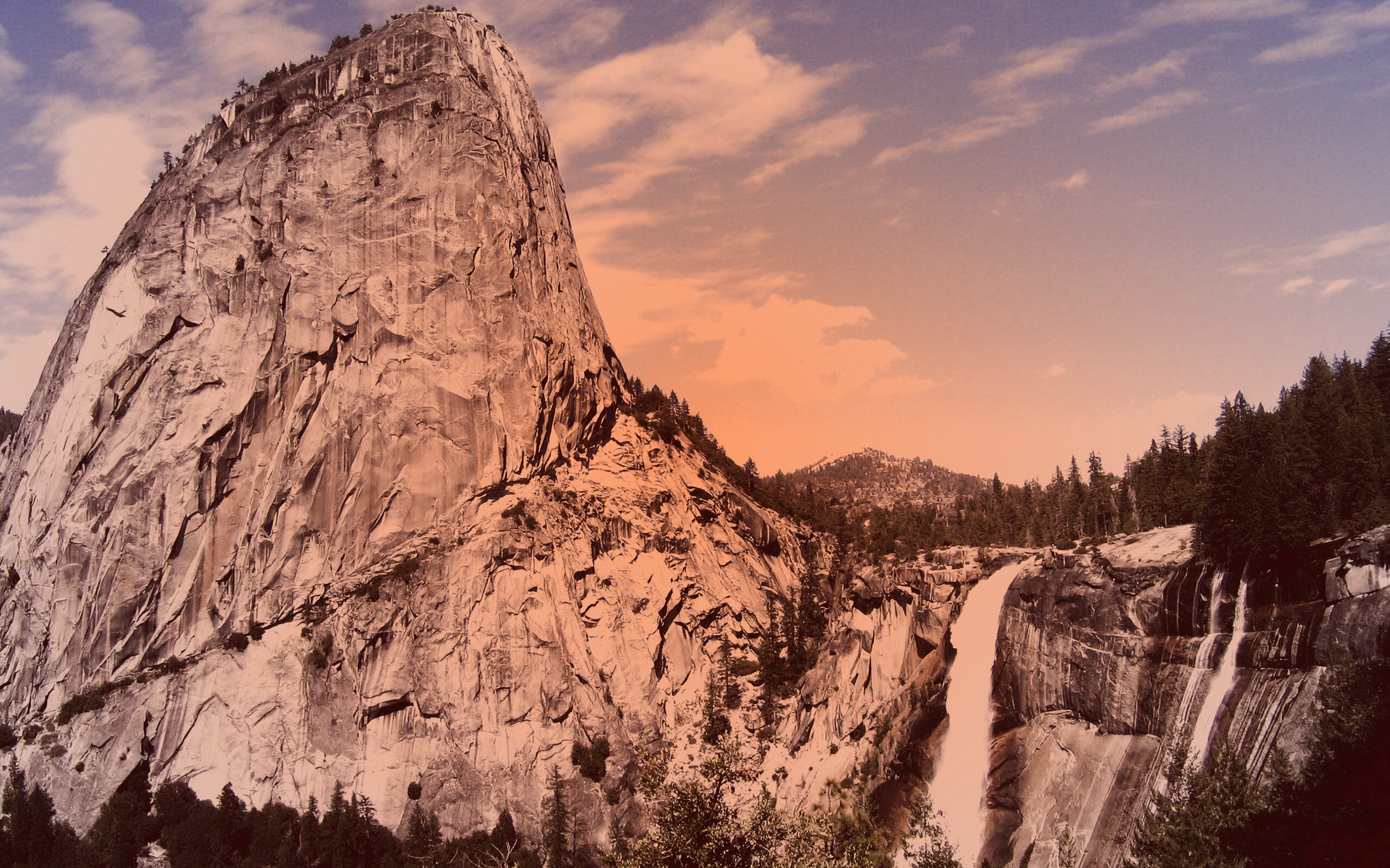 Скалы и водопад обои