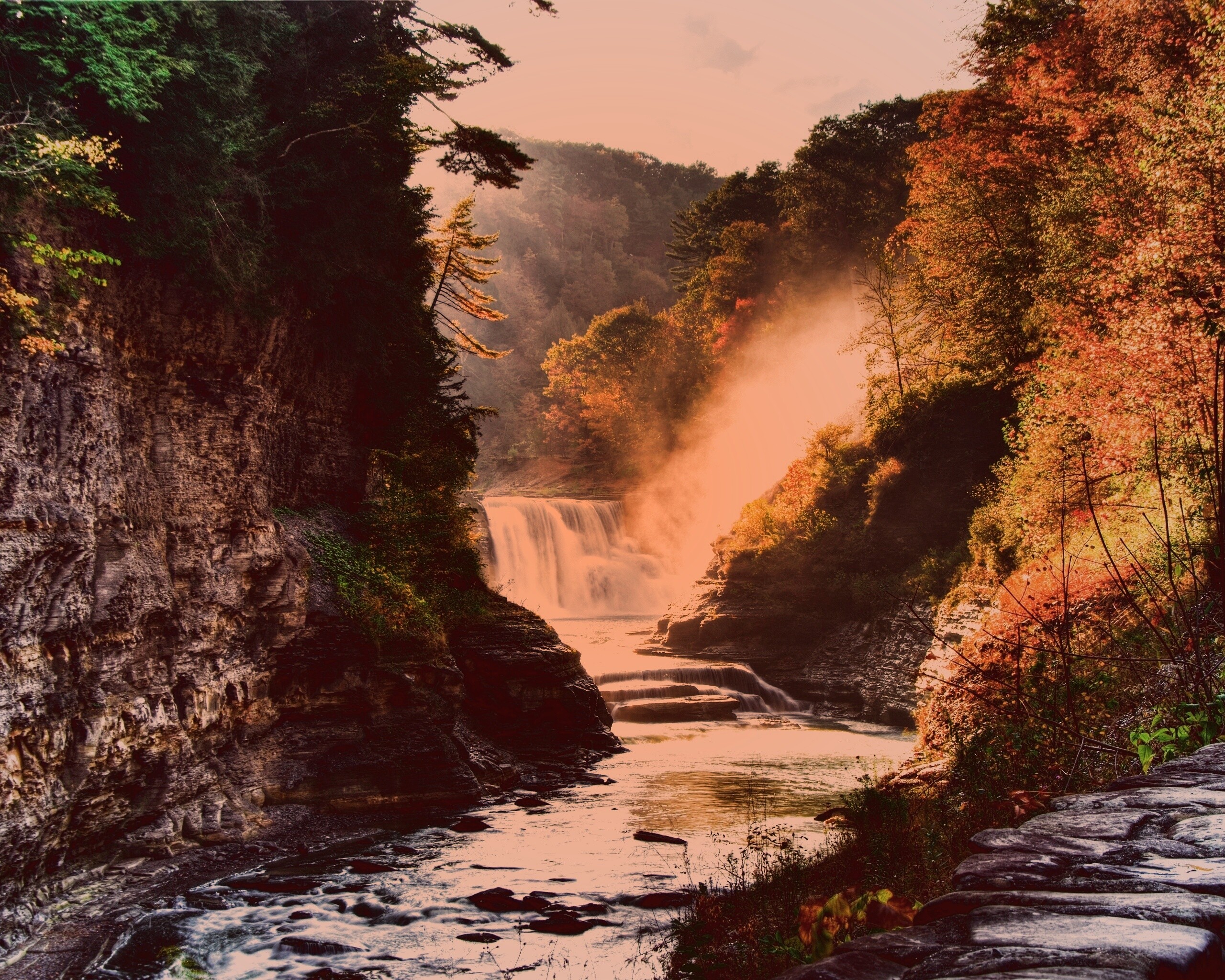 Скалистый водопад обои