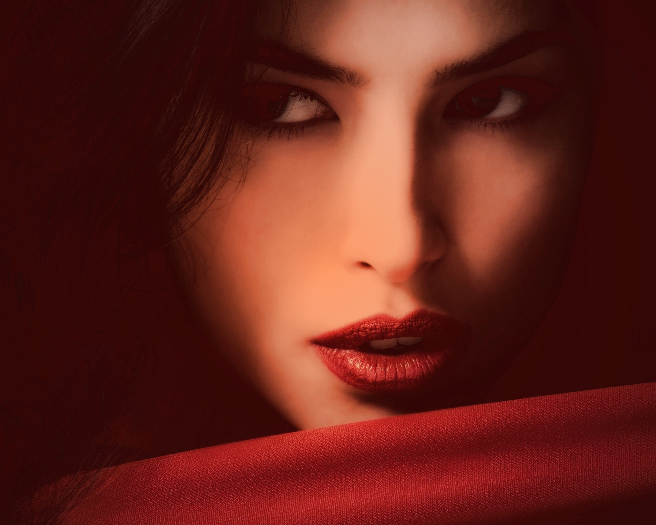 Женский взгляд обои