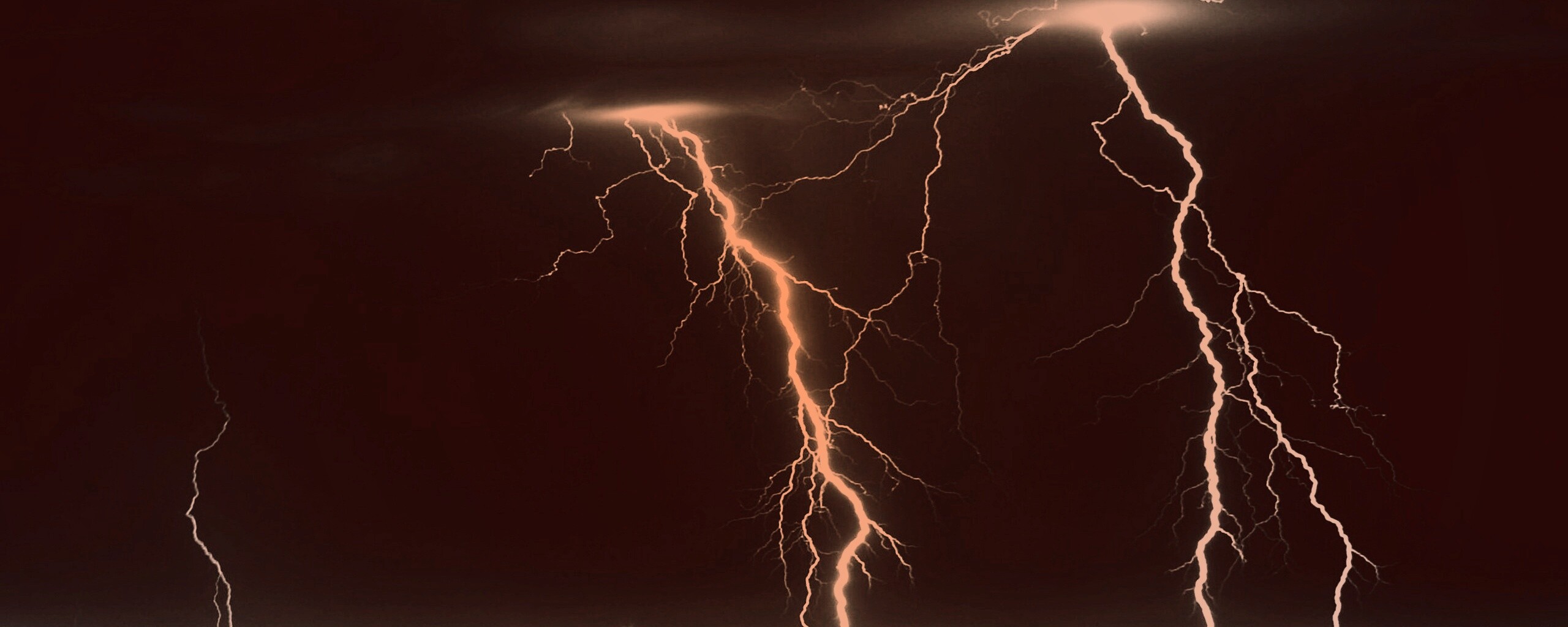 Гроза над городом обои