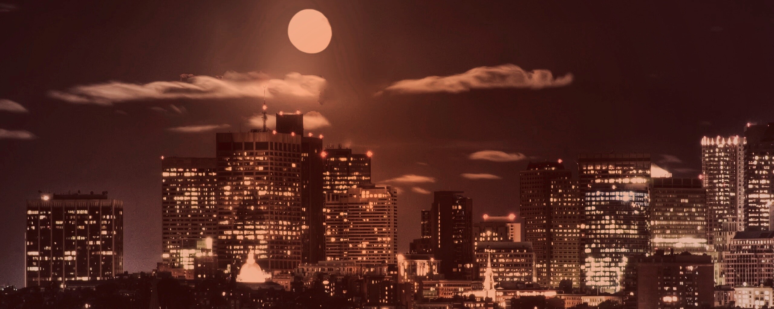 Луна над мегаполисом обои