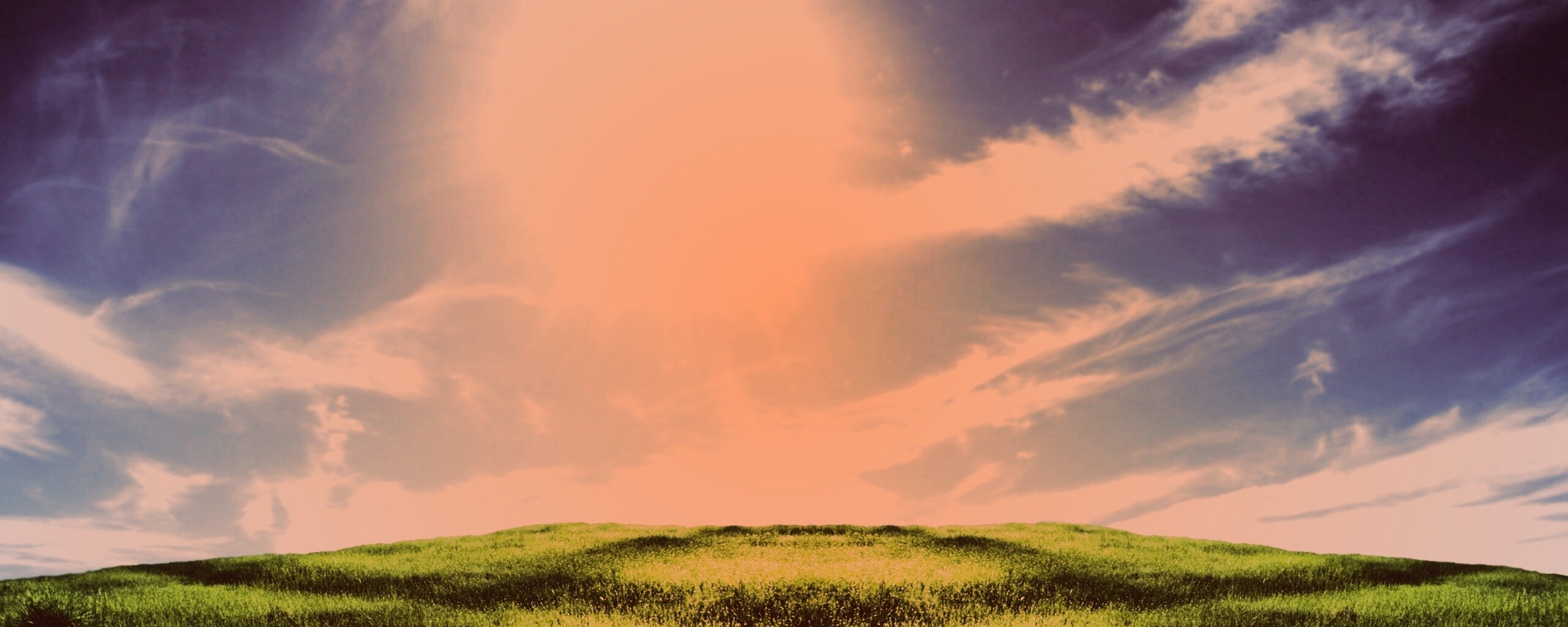 Солнце над холмом обои