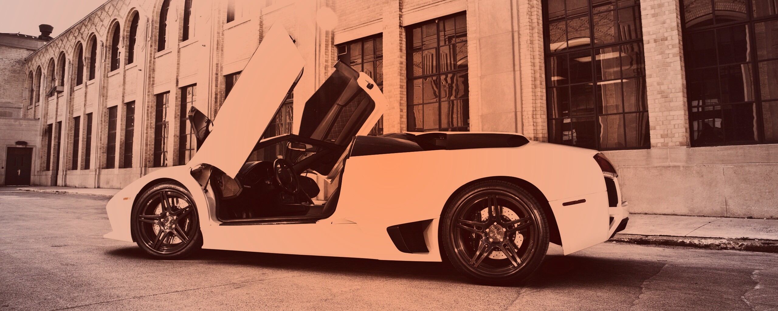 Белая Ламборгини Мурсьелаго обои