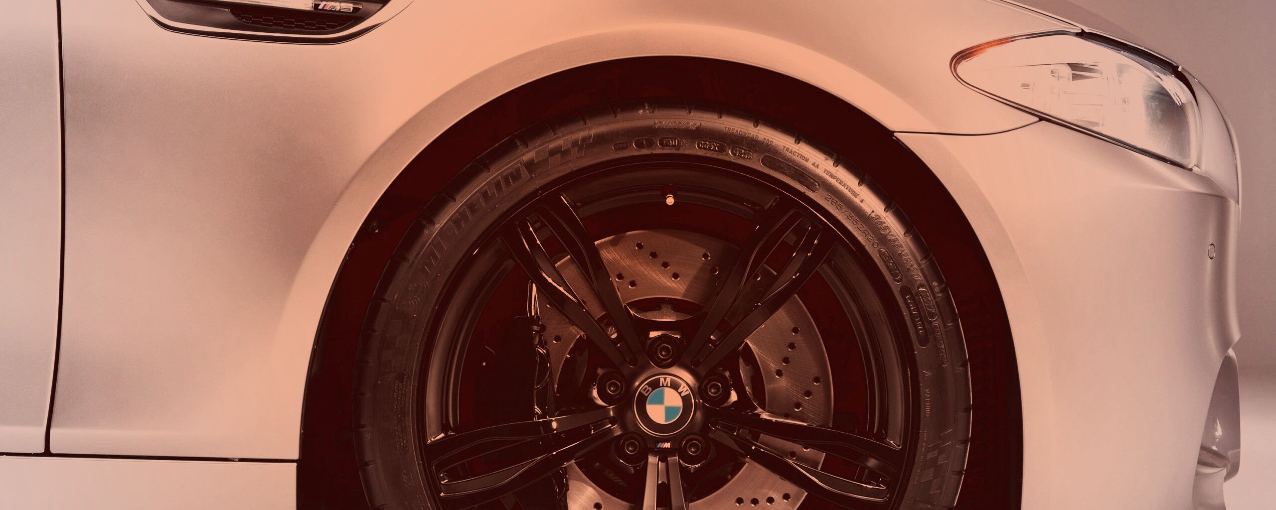 Чёрный литой диск БМВ обои