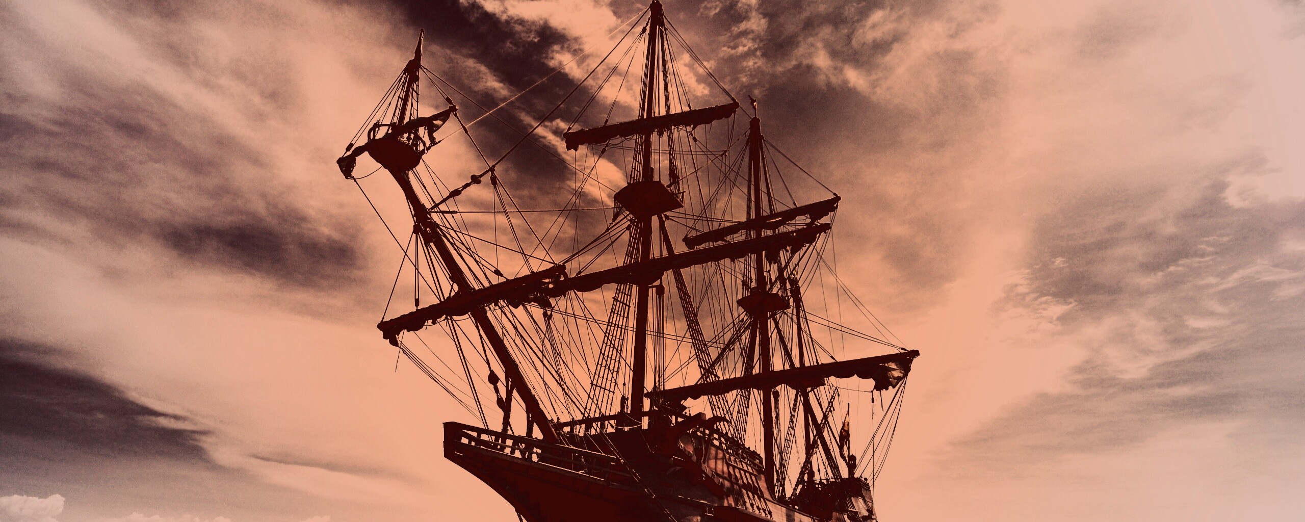 Галеон в море обои