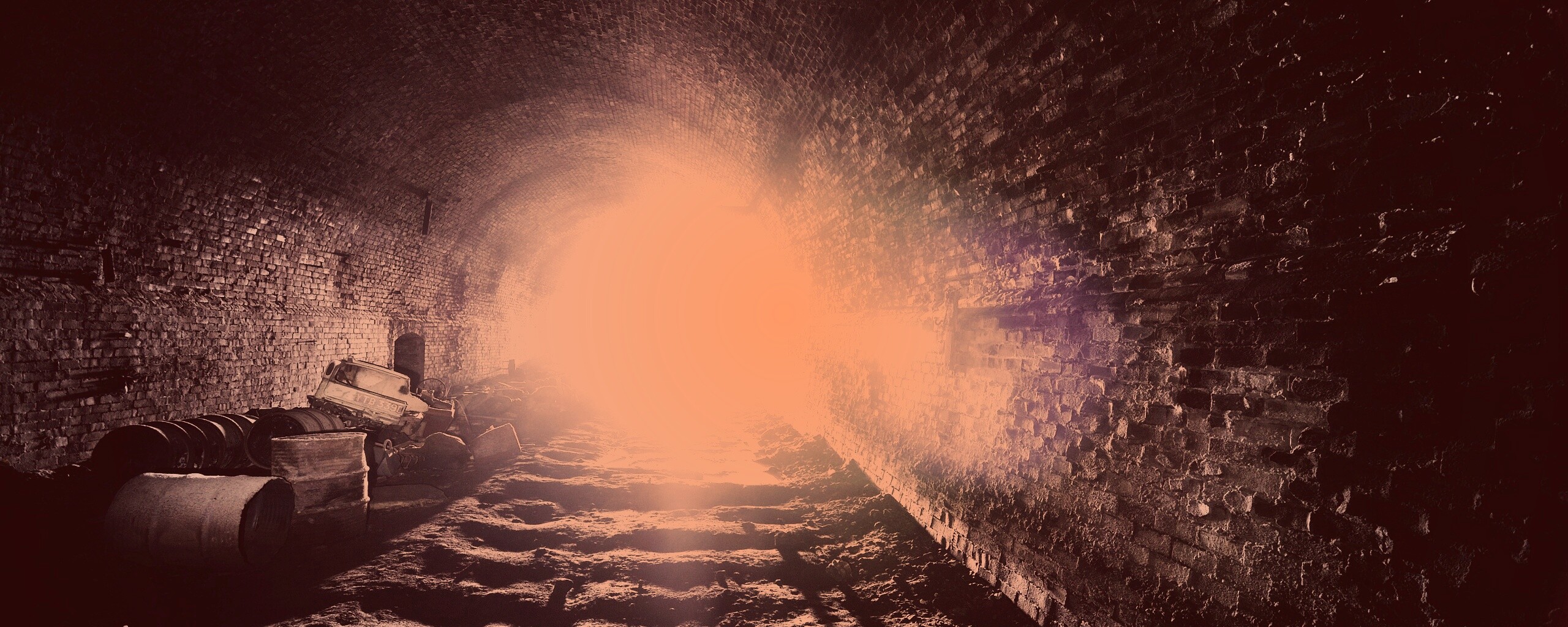 Захламленный тоннель обои