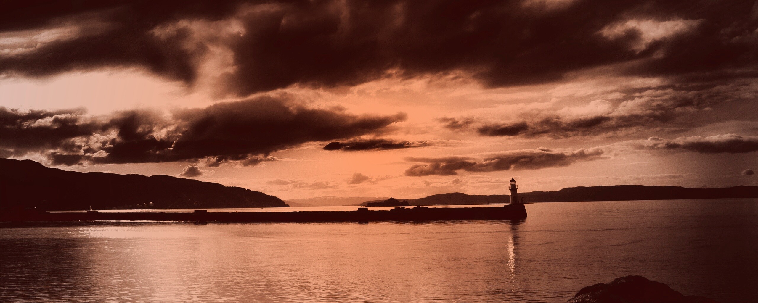 Маяк в далеке обои