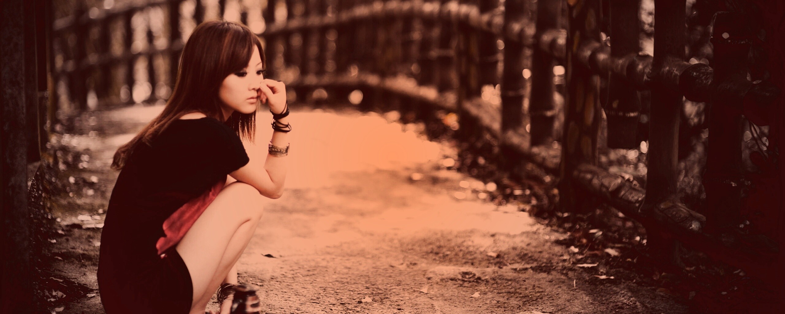 Грустная японская девушка обои