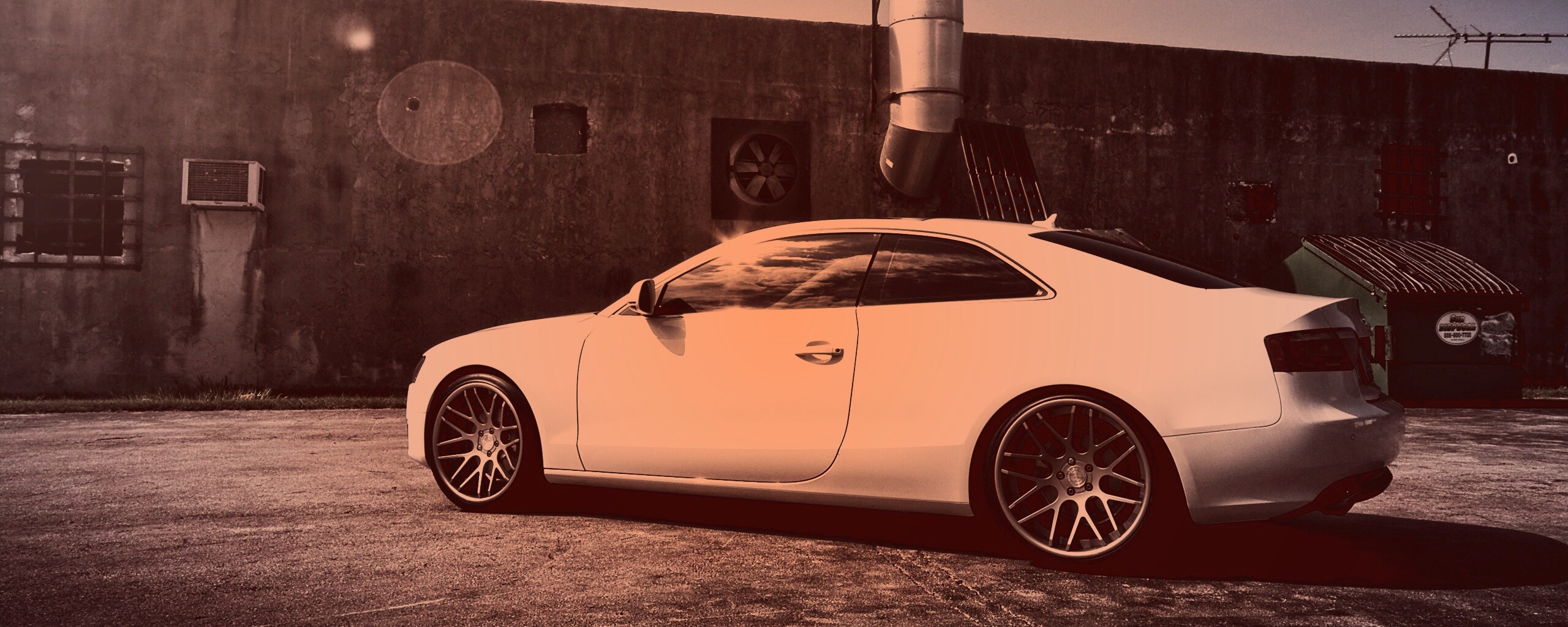 Белый автомобиль обои