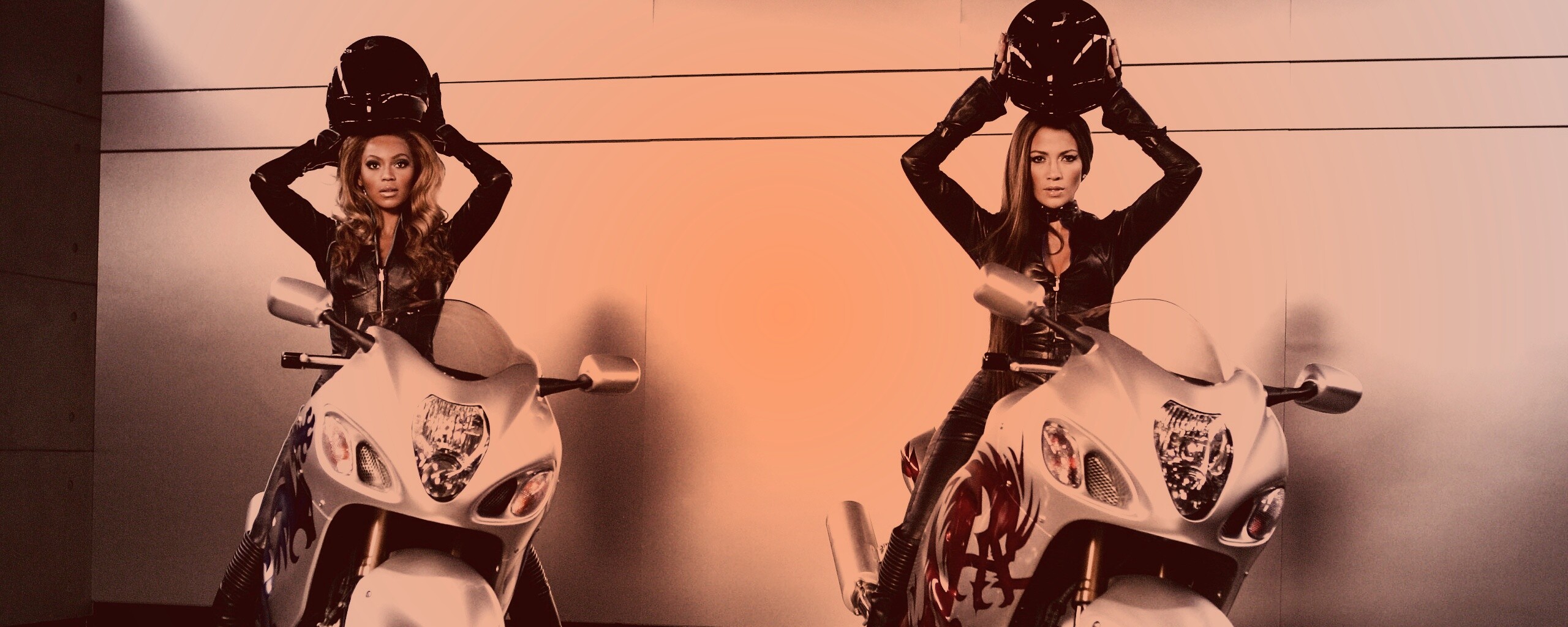 Бейонсе и Джей Ло на мотоциклах обои