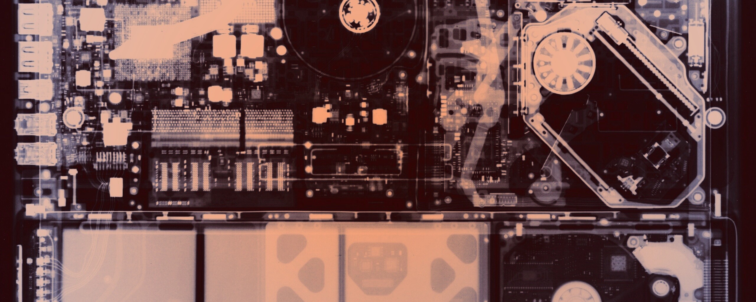 Рентгеновский снимок ноутбука обои