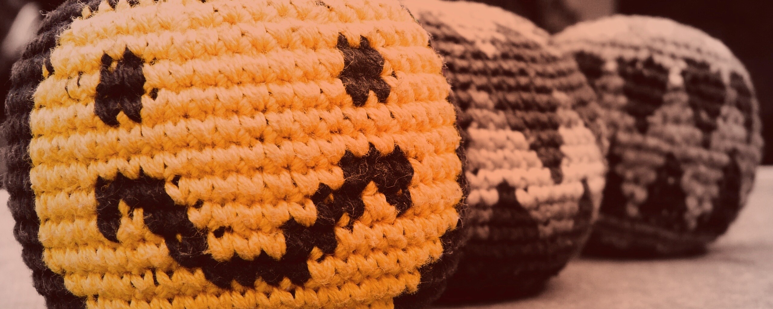 Вязанный смайлик обои