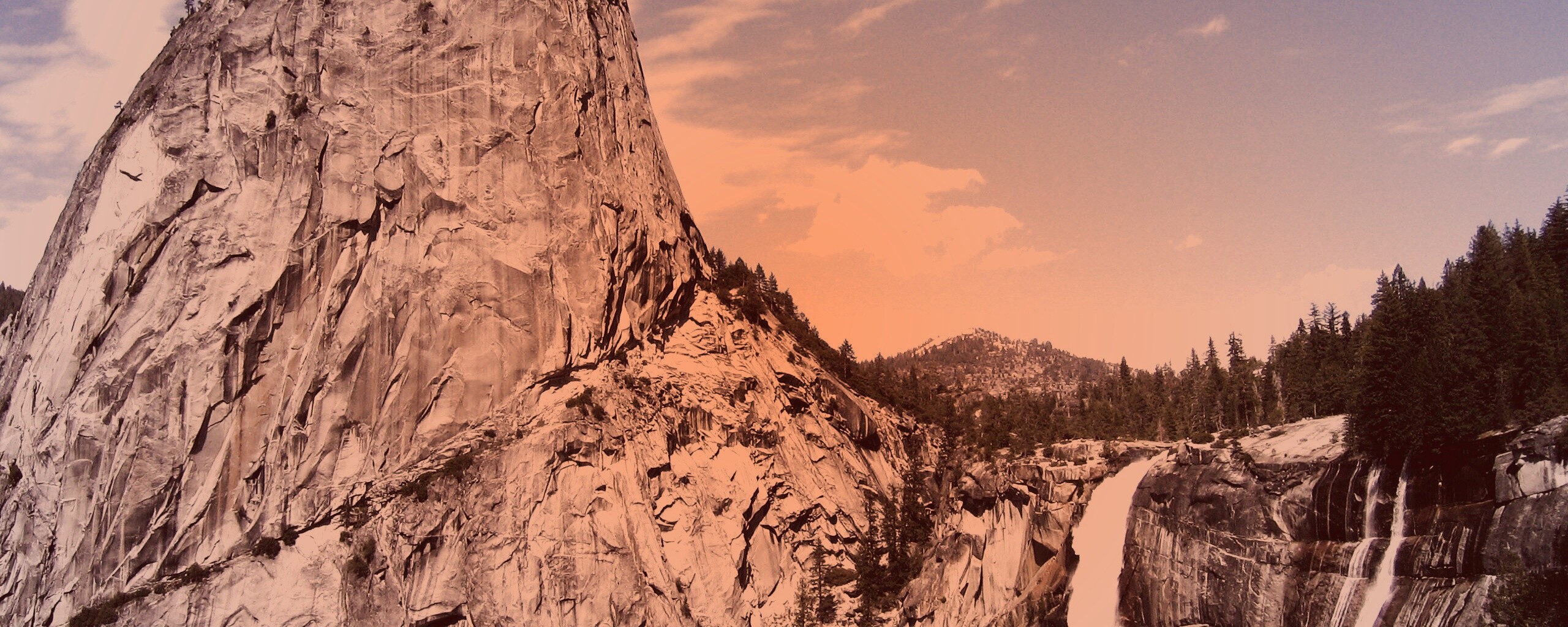 Скалы и водопад обои