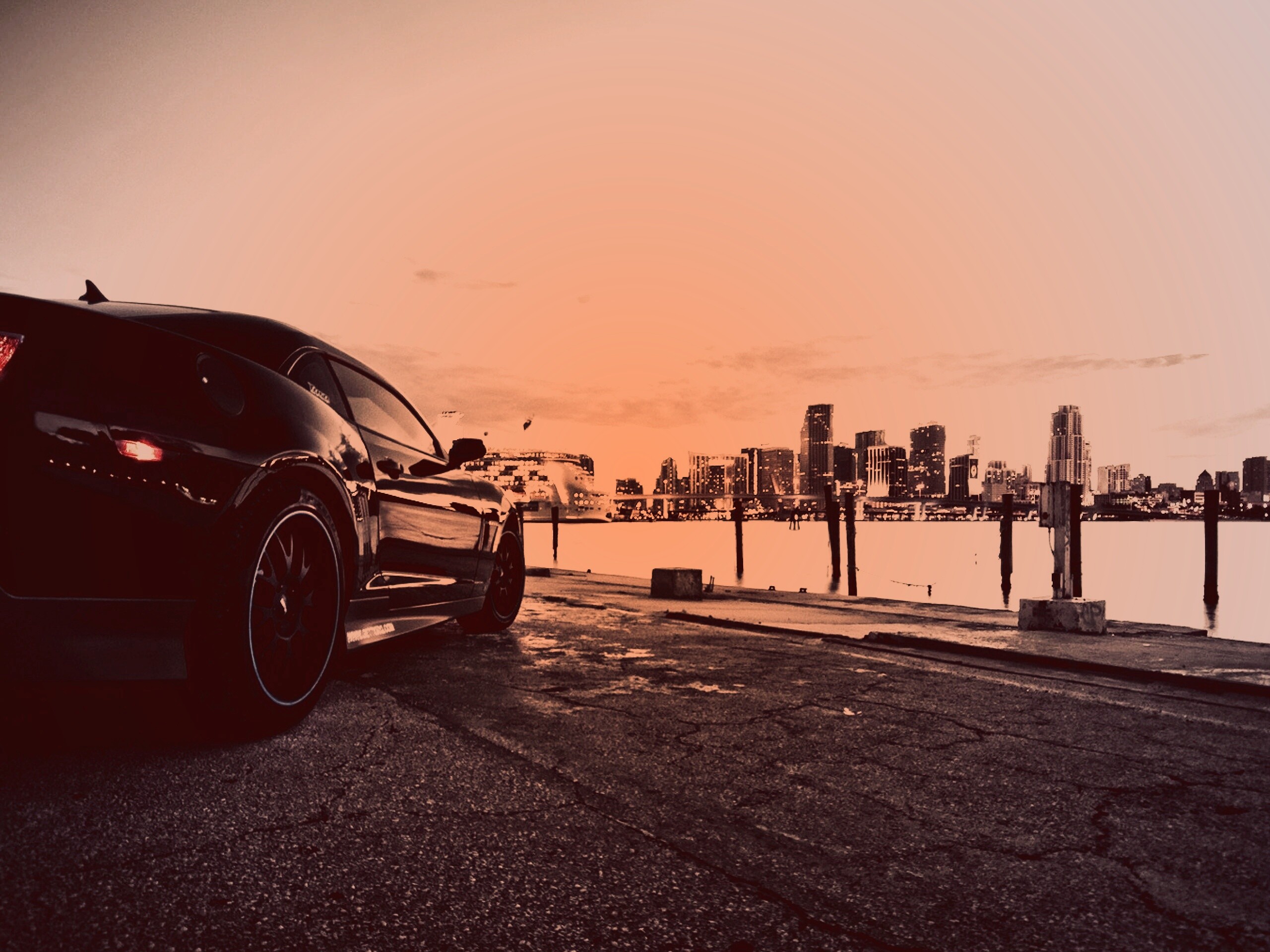 Черный спорткар обои