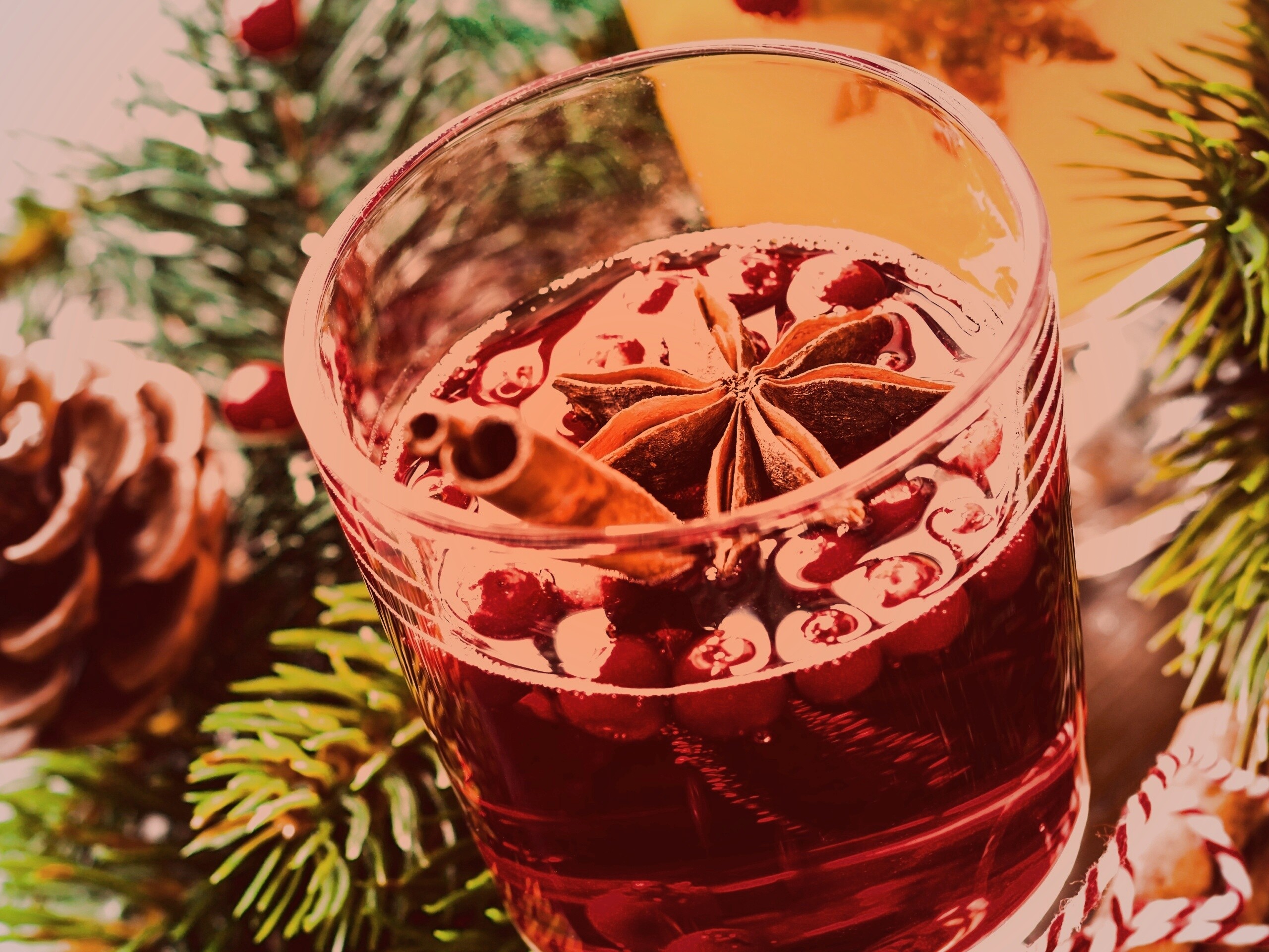 Глинтвейн с палочкой корицы обои