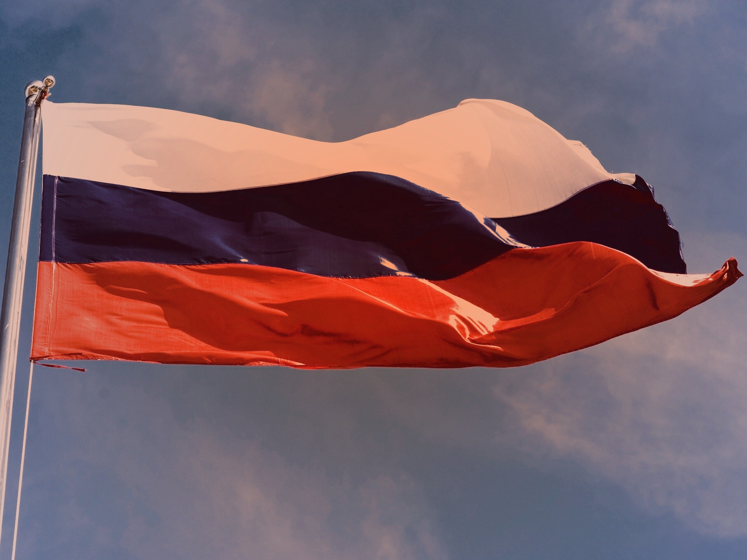 Флаг России на флагштоке обои