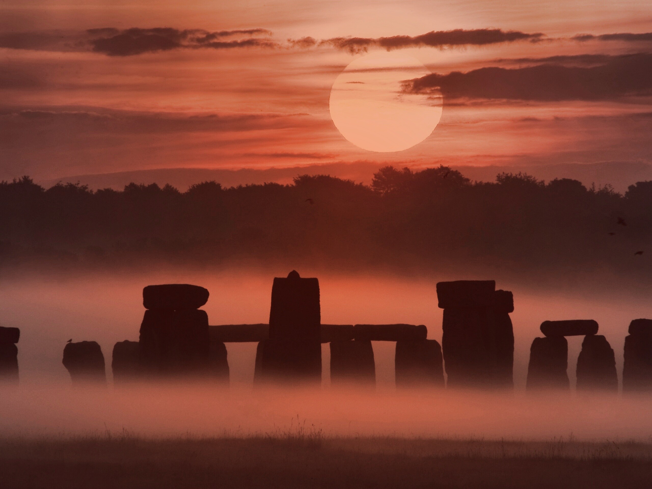 Стоунхэндж в утреннем тумане обои