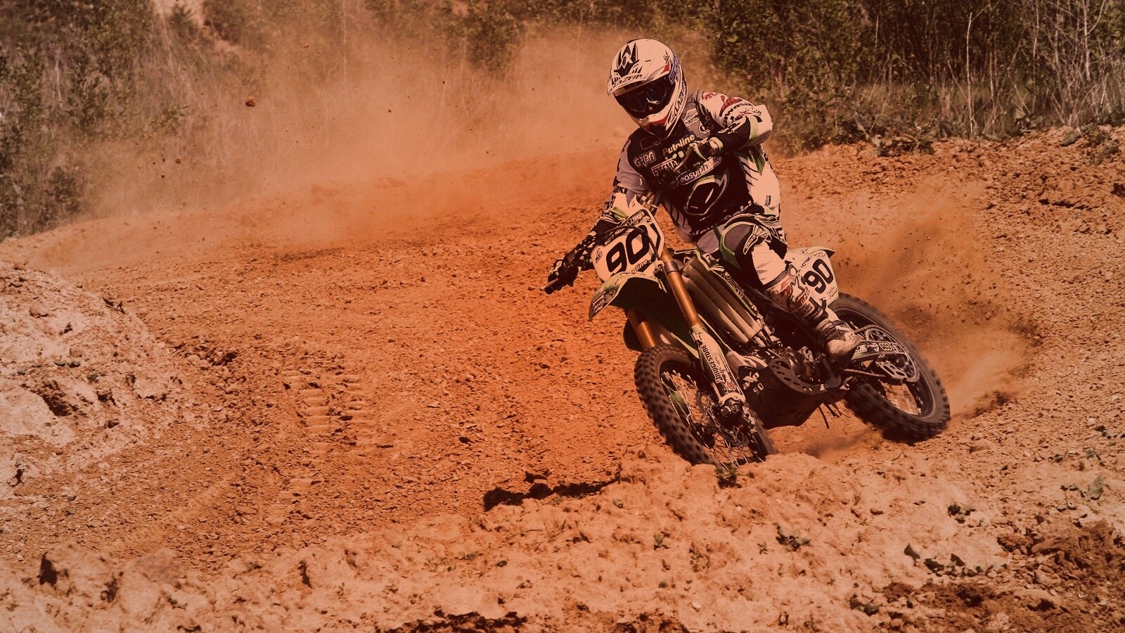 На мототреке обои