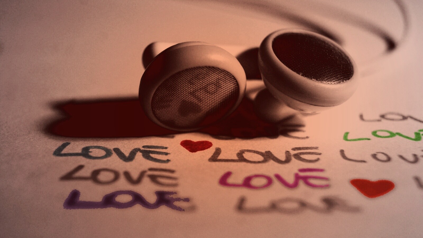 Наушники и любовь обои